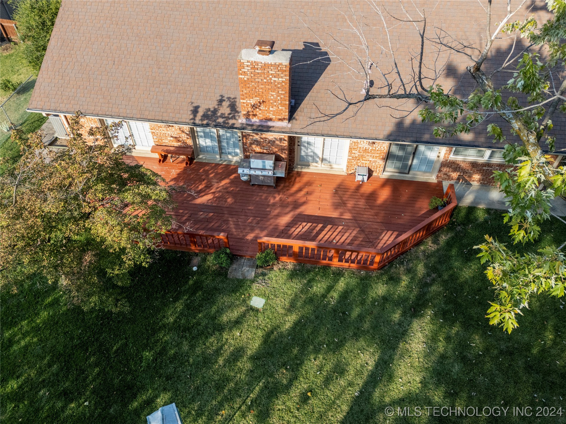 5847 S Lakewood Avenue