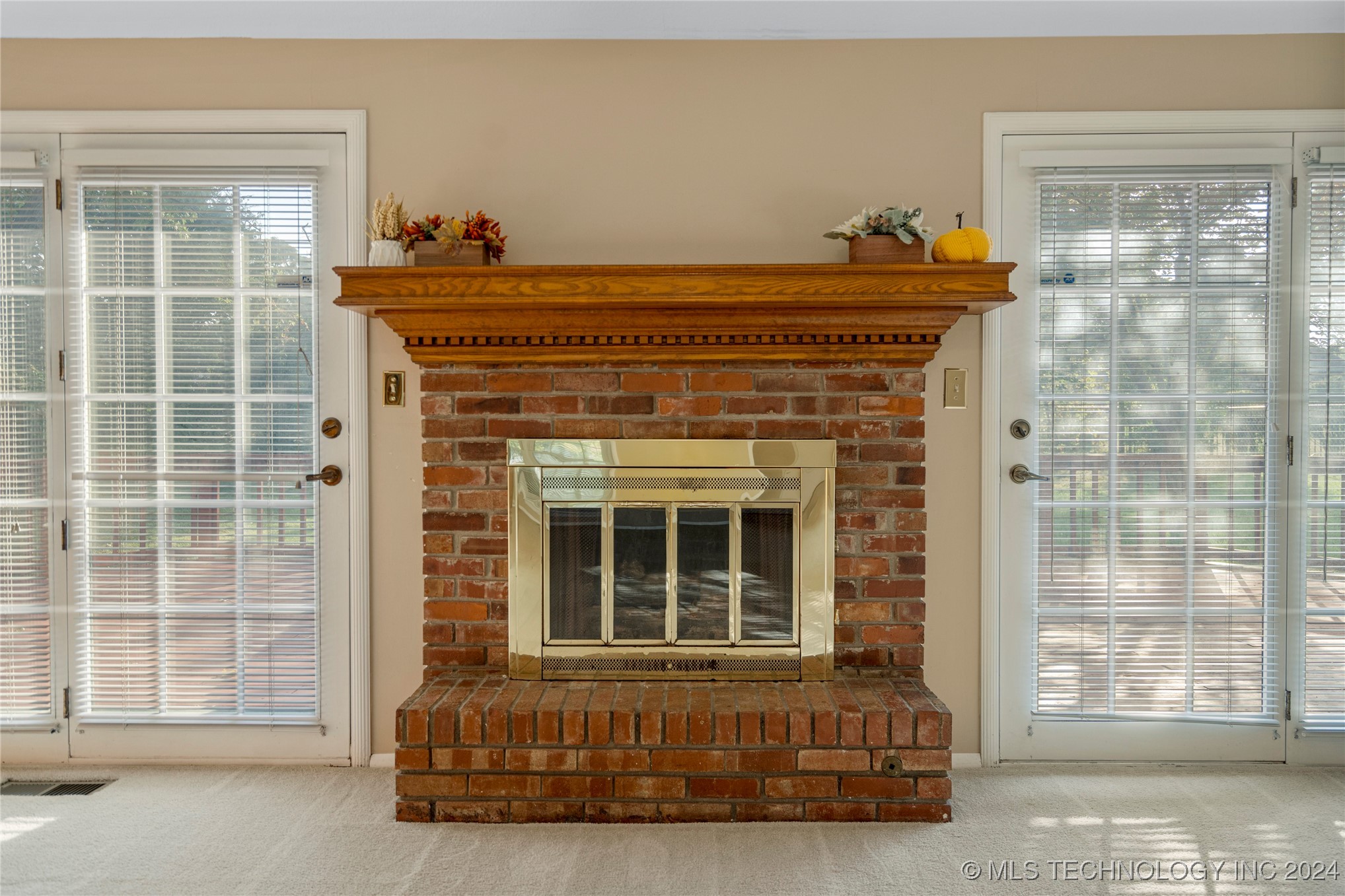 5847 S Lakewood Avenue