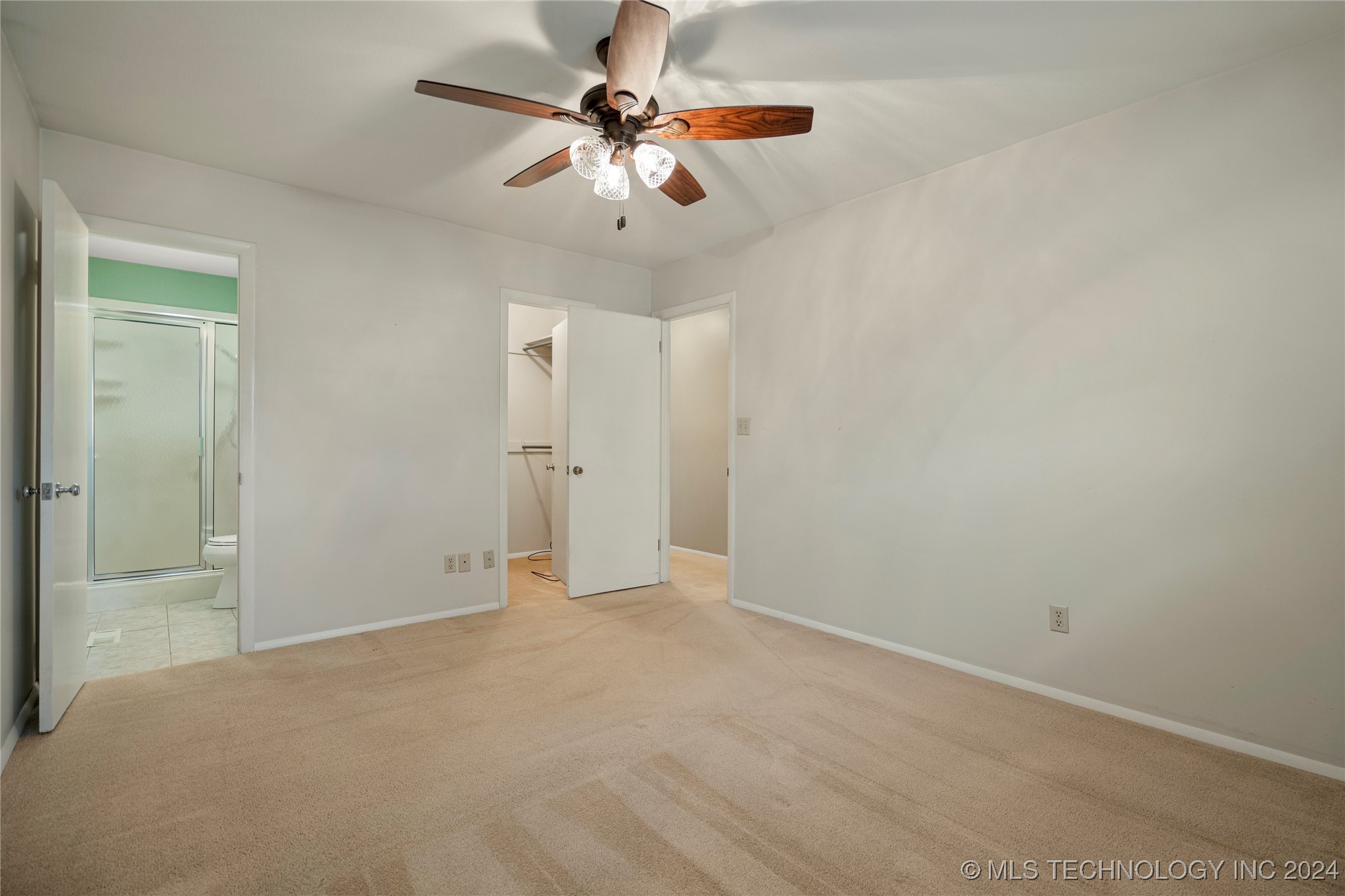 5847 S Lakewood Avenue