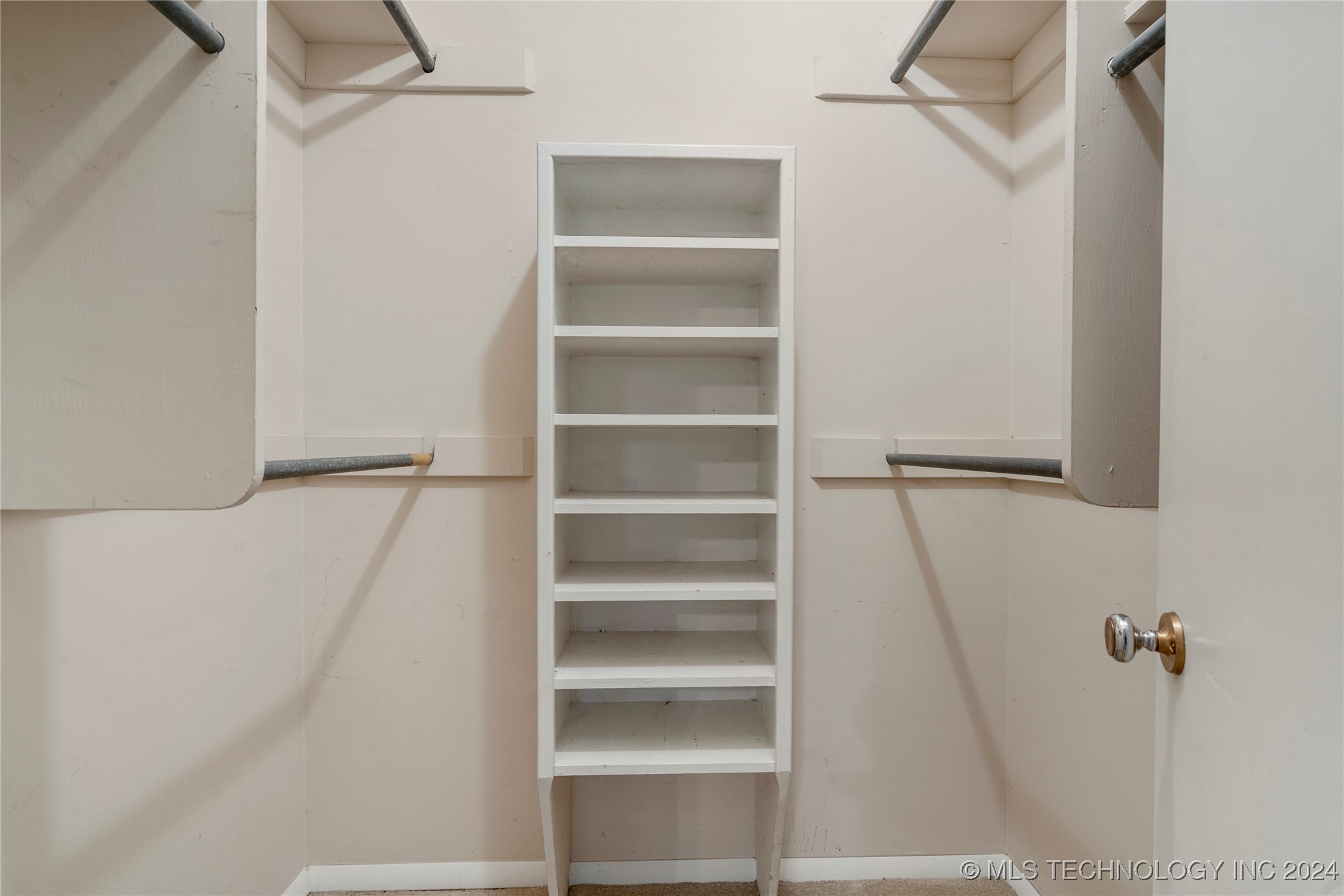 5847 S Lakewood Avenue