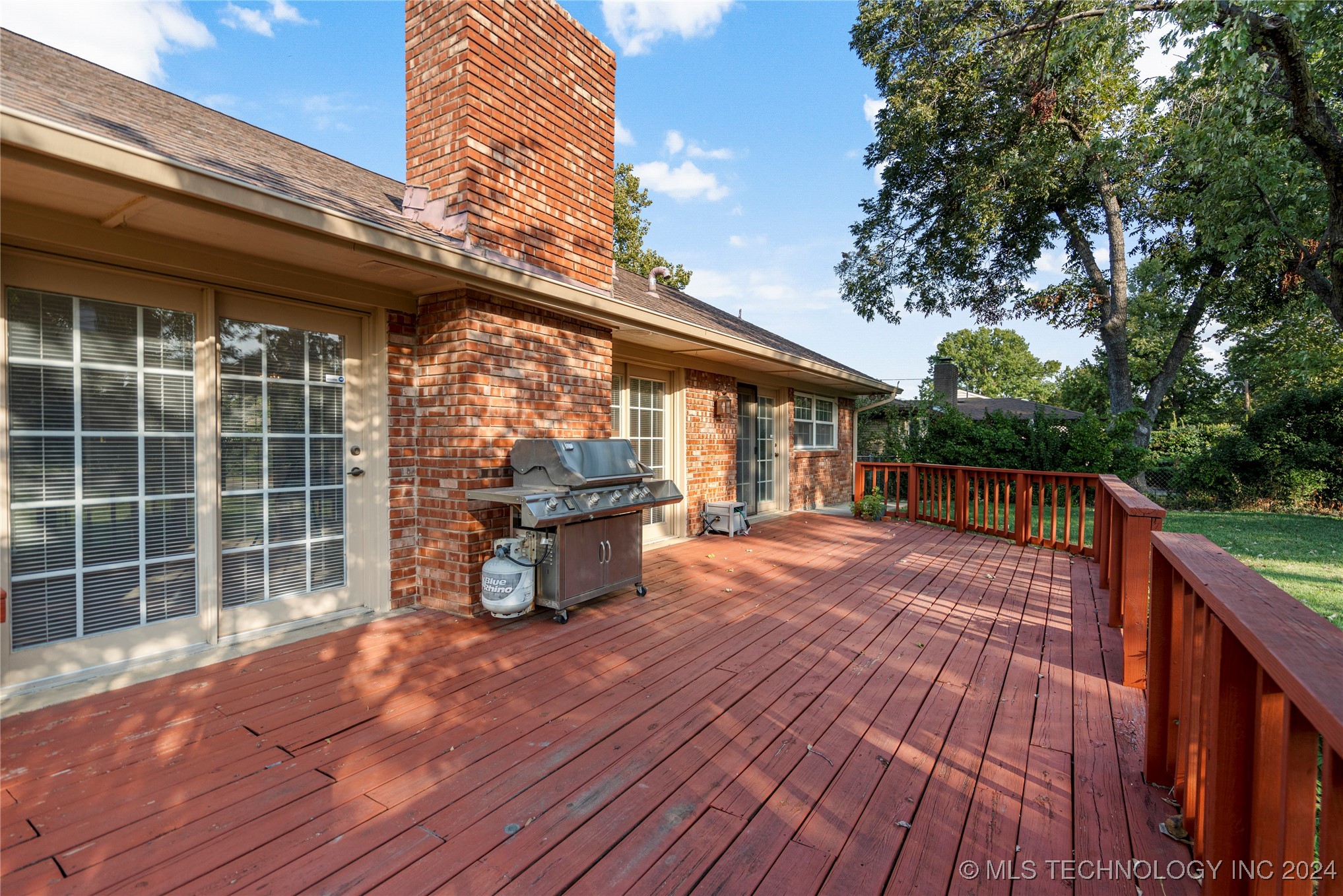 5847 S Lakewood Avenue