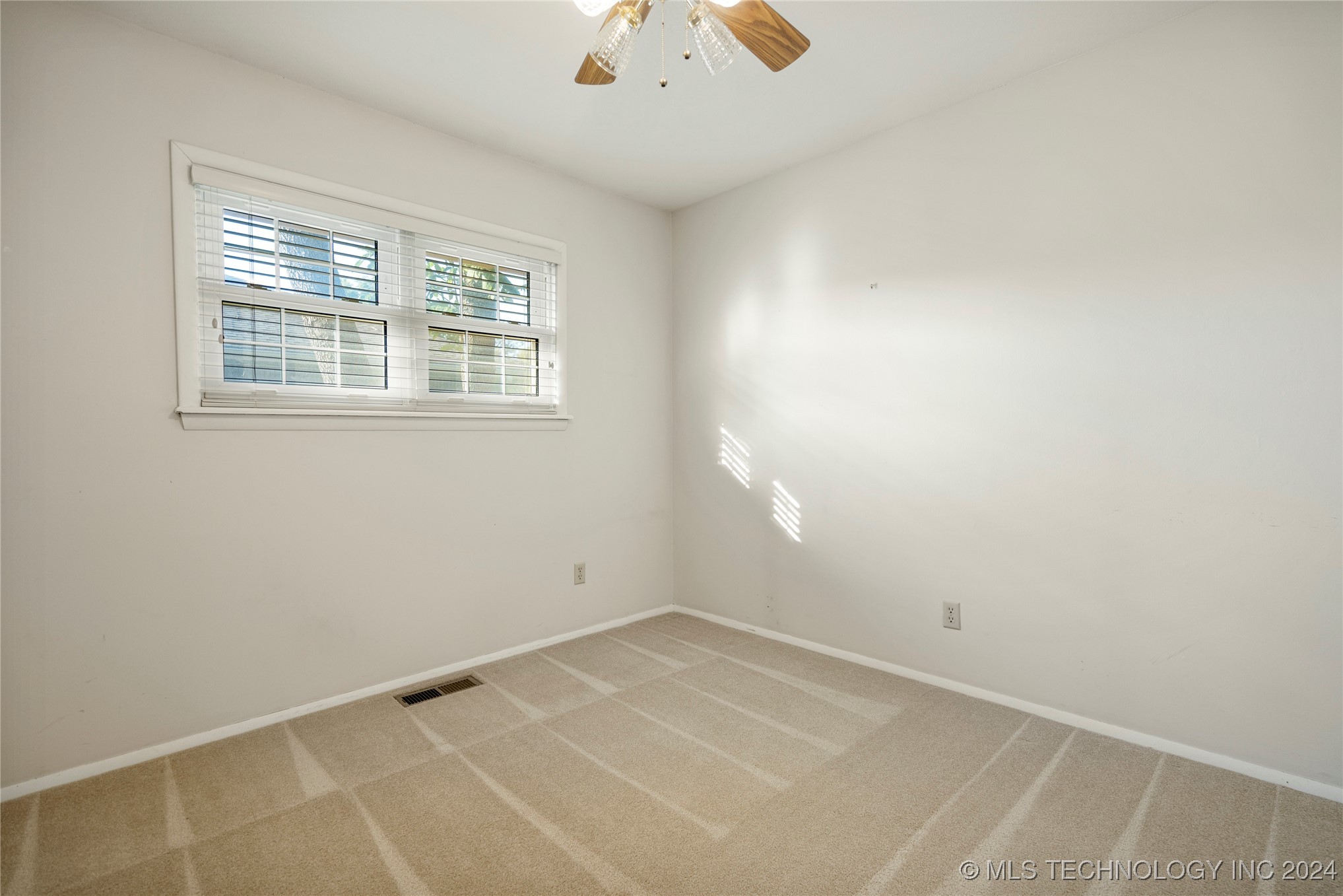 5847 S Lakewood Avenue