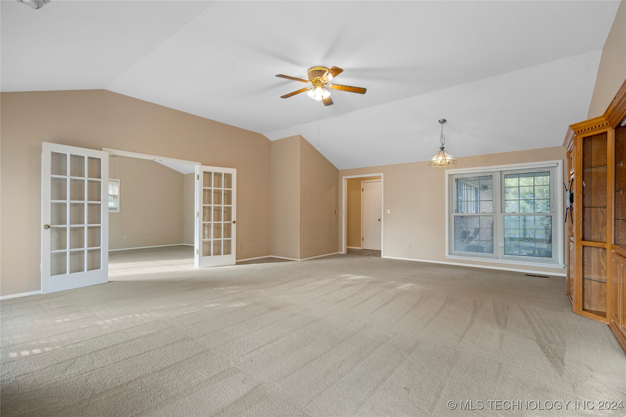 5847 S Lakewood Avenue