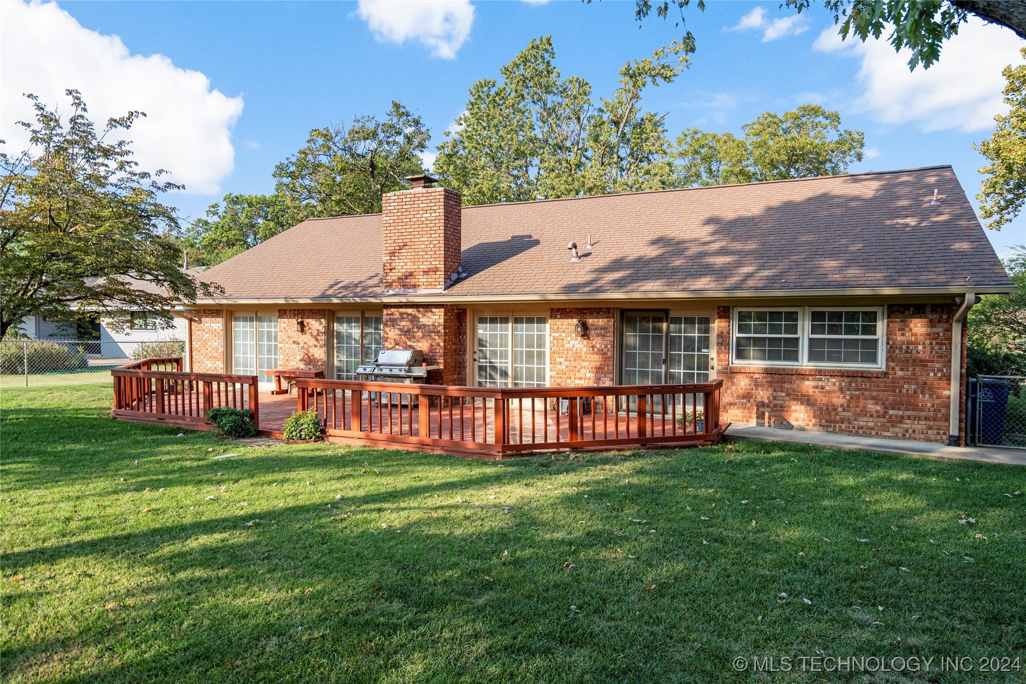 5847 S Lakewood Avenue