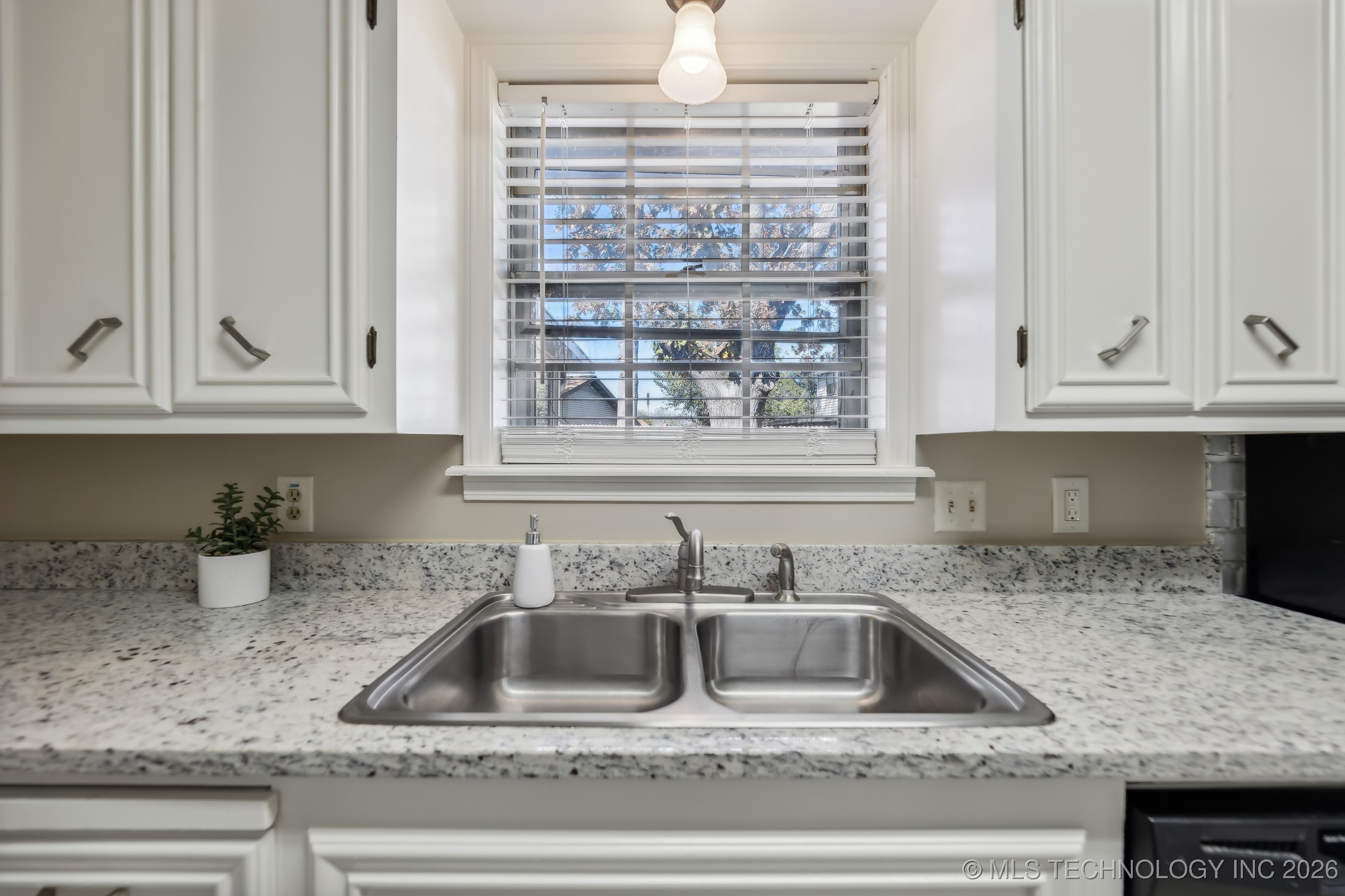 4712 S 66th East Avenue