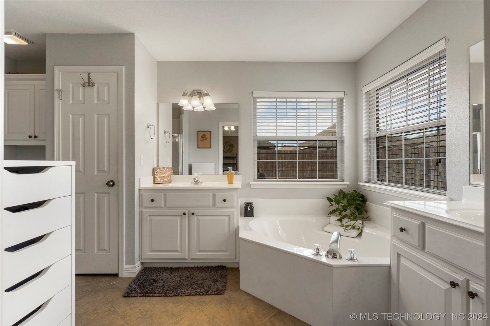 5032 S 197th East Avenue