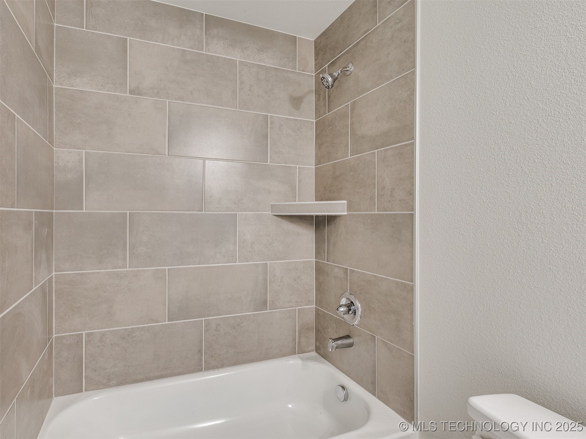 7309 E 90th Place North