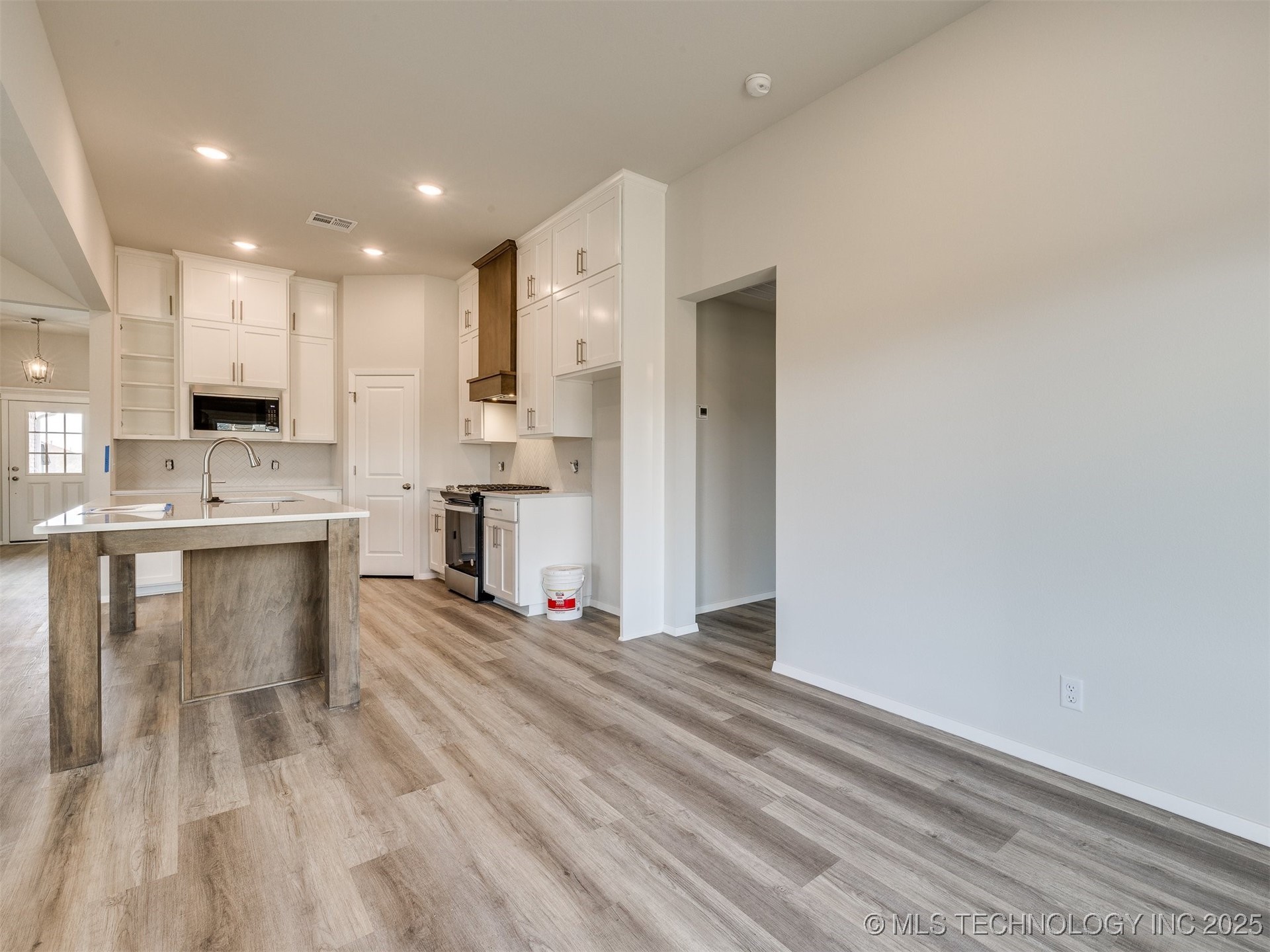 7309 E 90th Place North