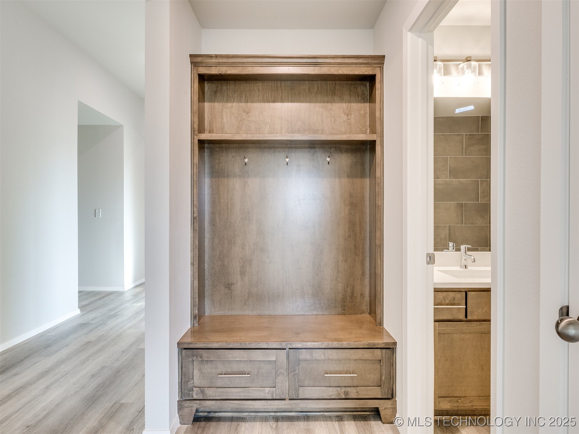 7309 E 90th Place North