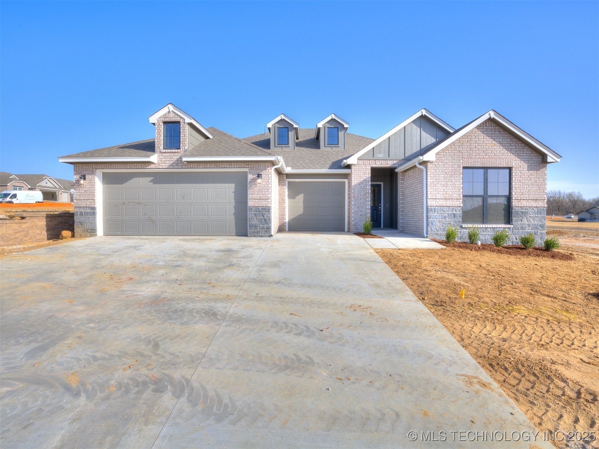 7309 E 90th Place North