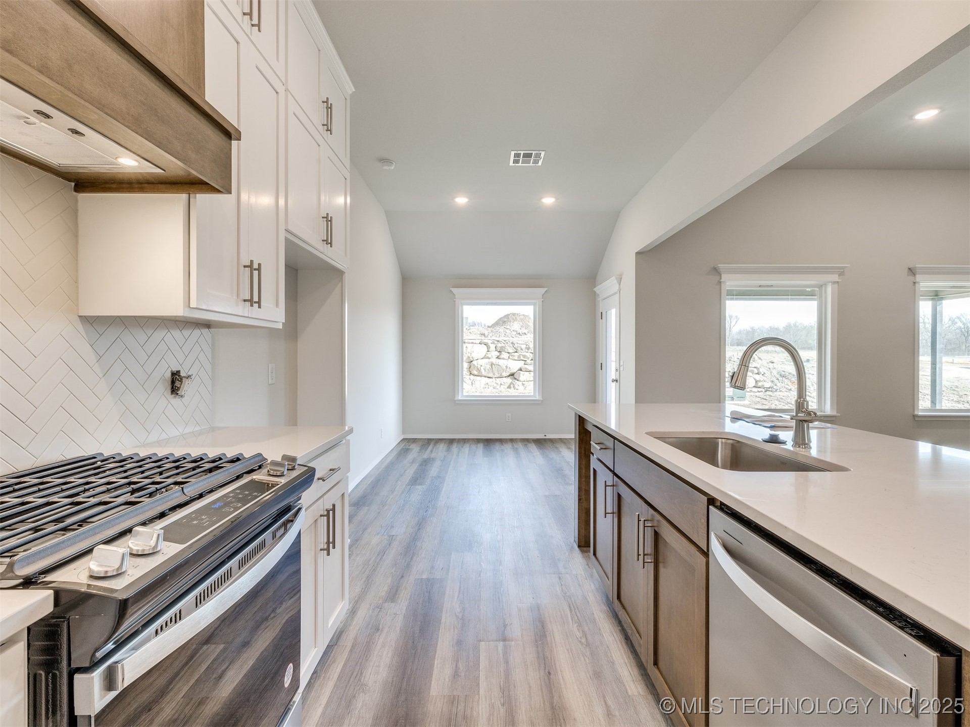 7309 E 90th Place North