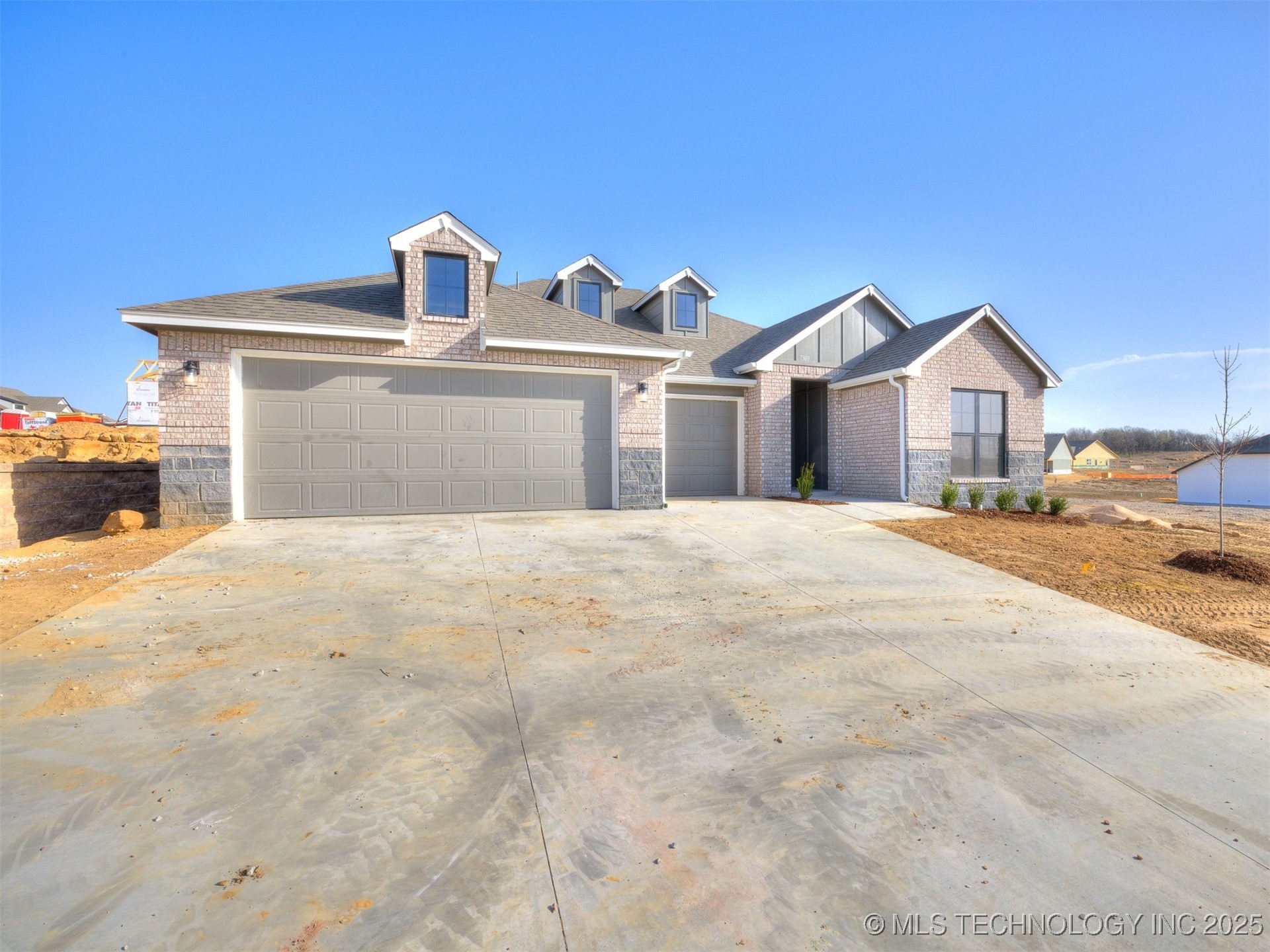 7309 E 90th Place North