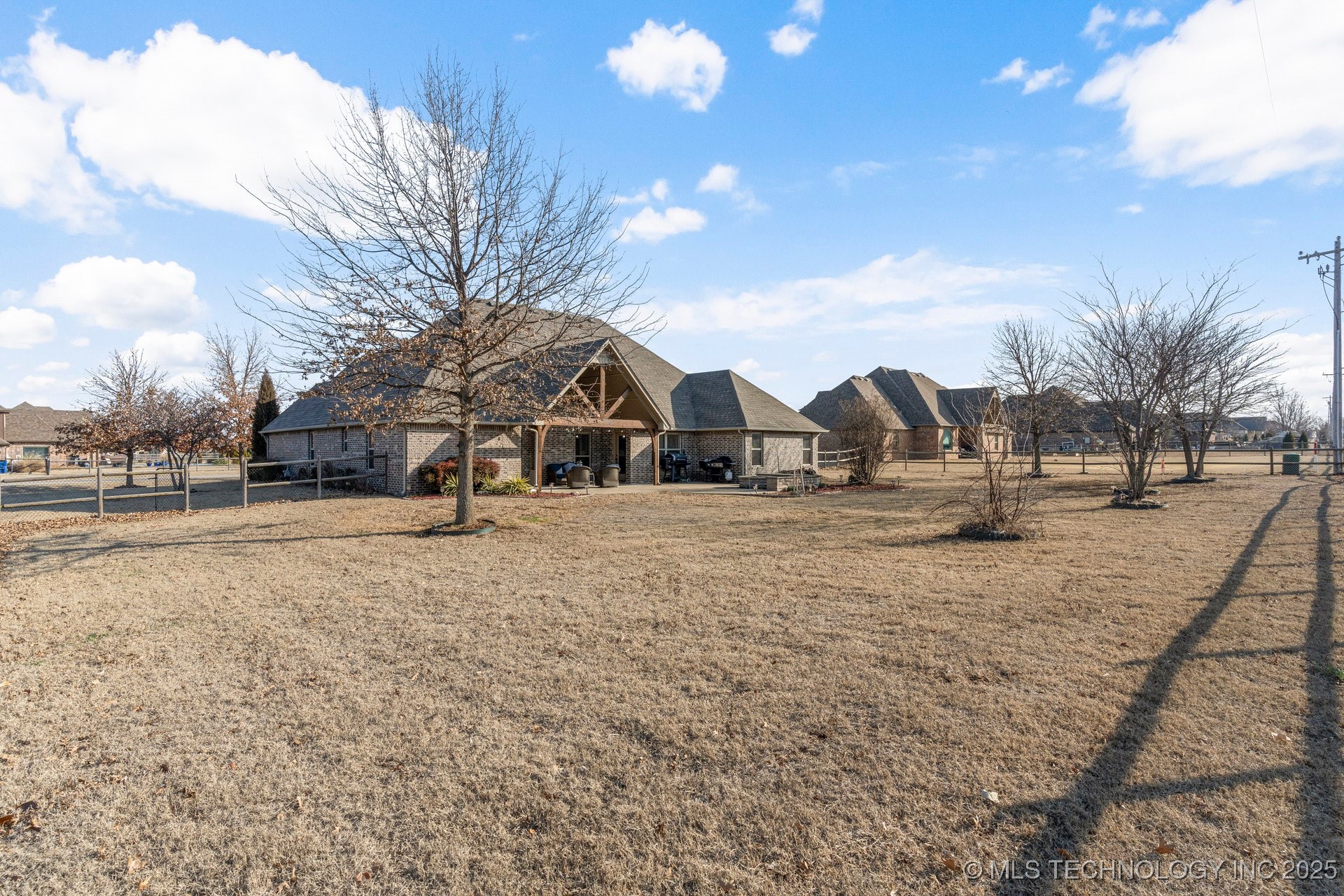 19440 E 69th Street N