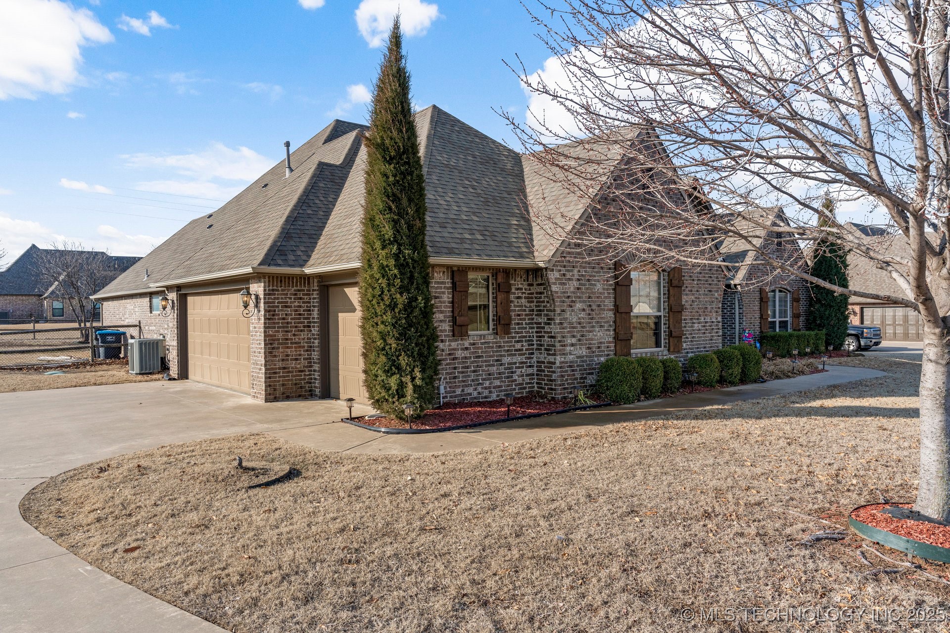 19440 E 69th Street N