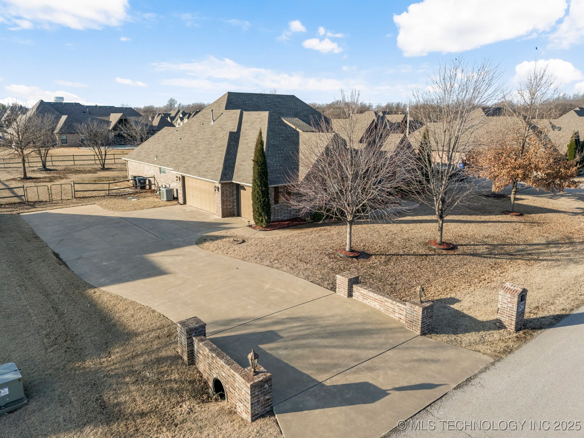 19440 E 69th Street N