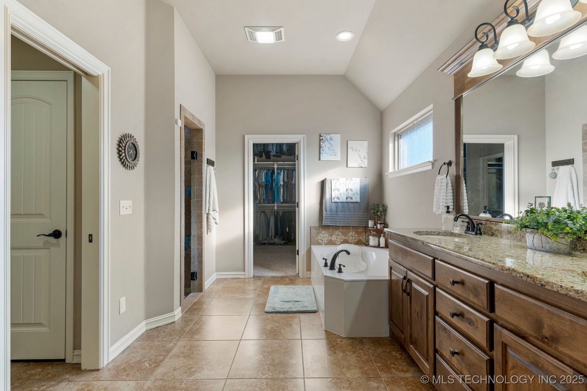 19440 E 69th Street N