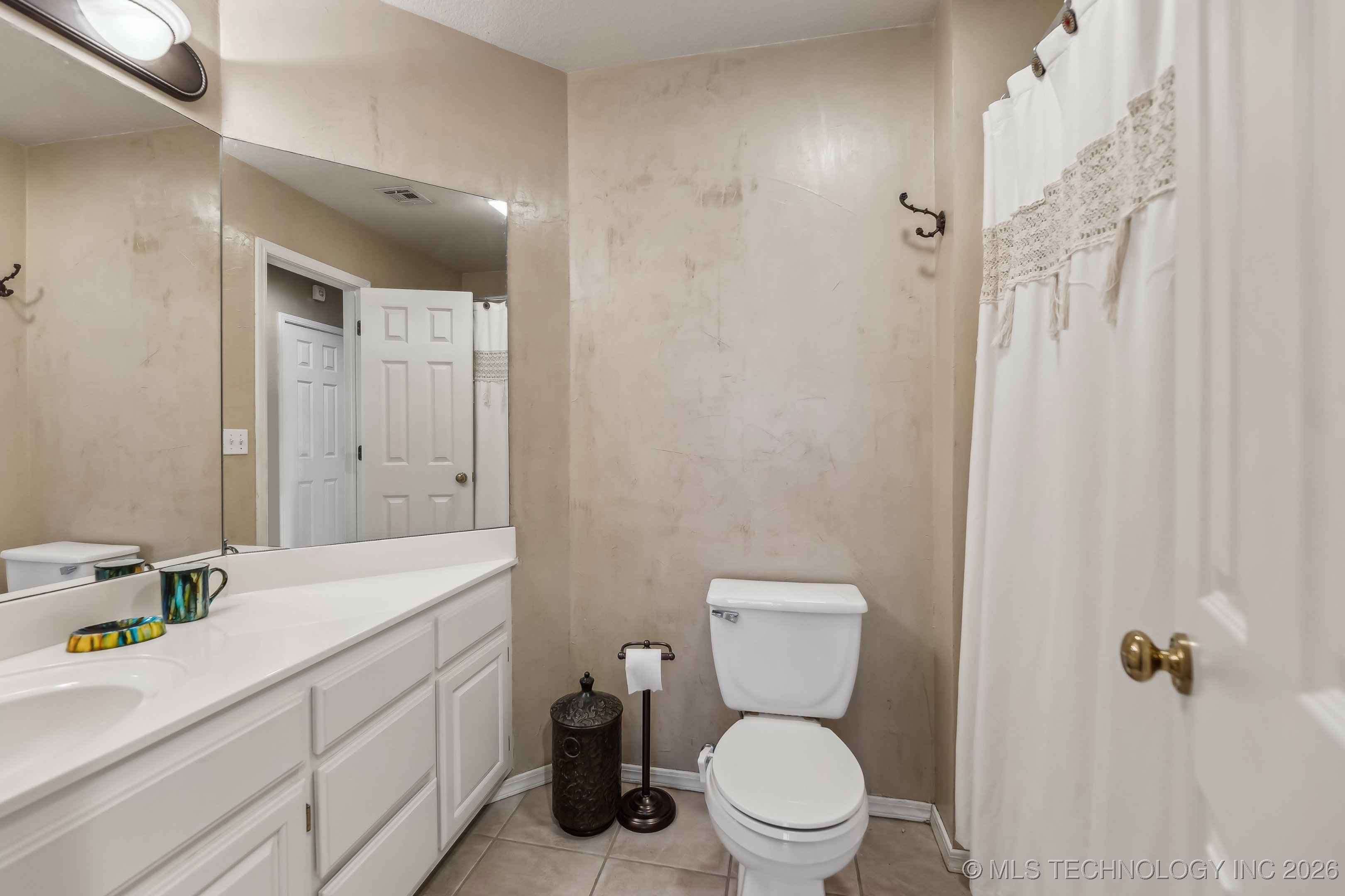 8324 S 109th East Avenue