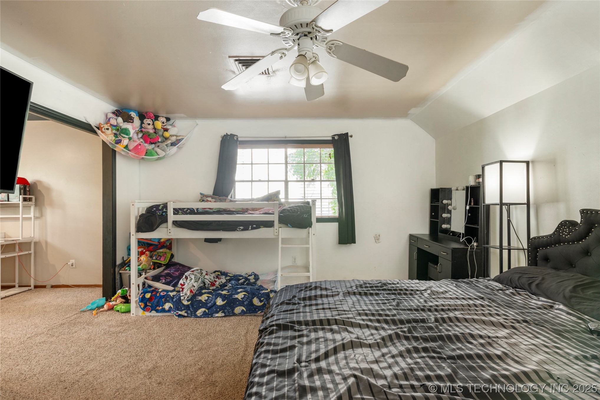 2122 E 52nd Street