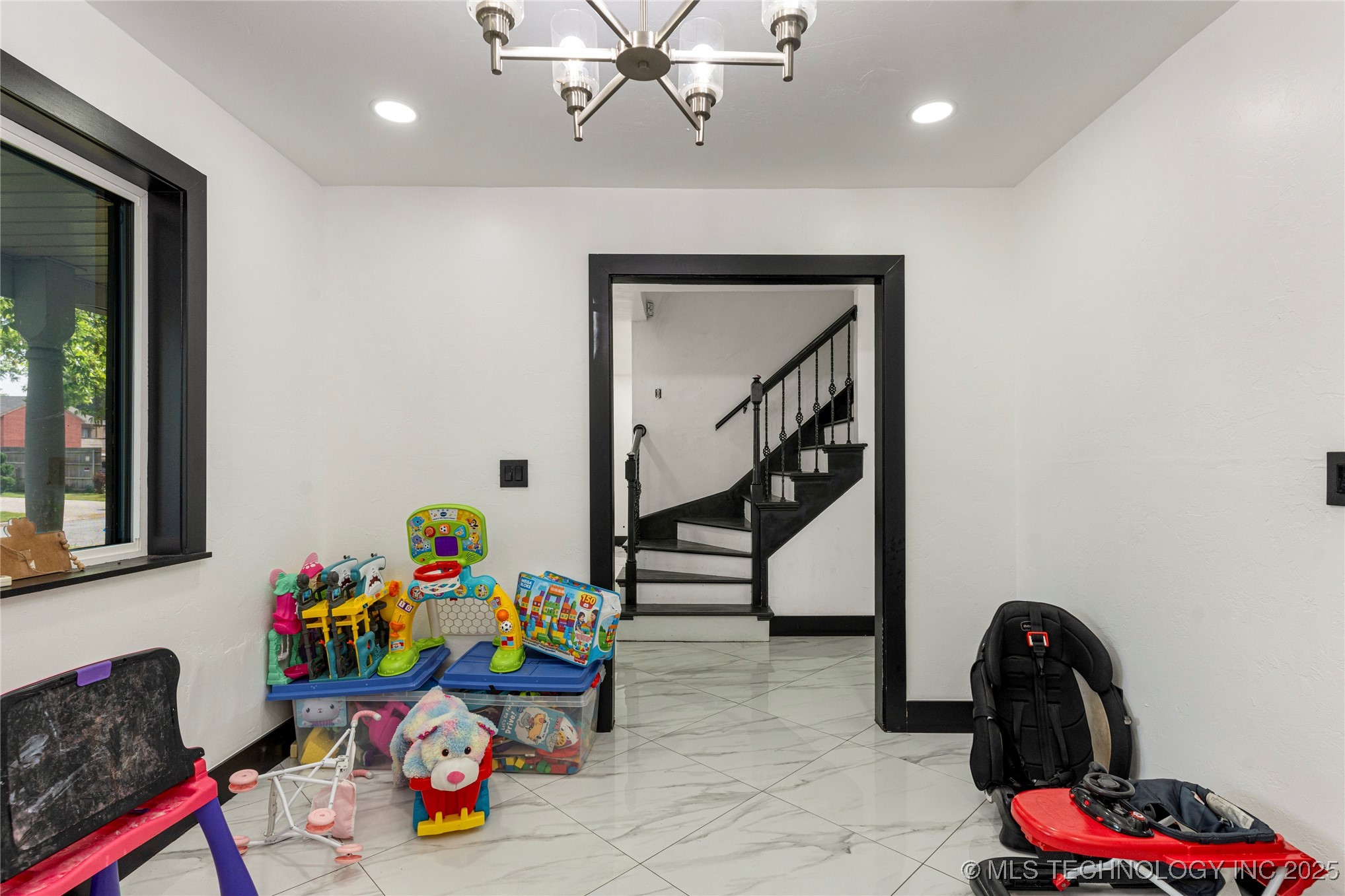 2122 E 52nd Street