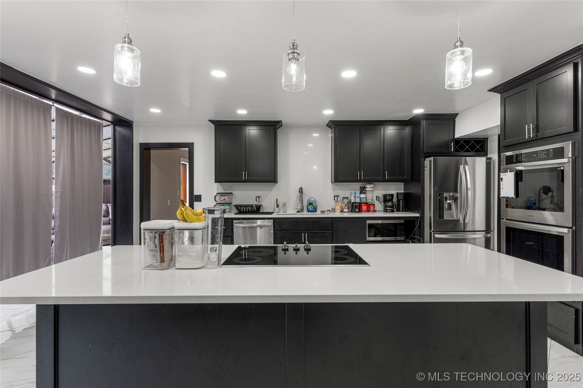 2122 E 52nd Street