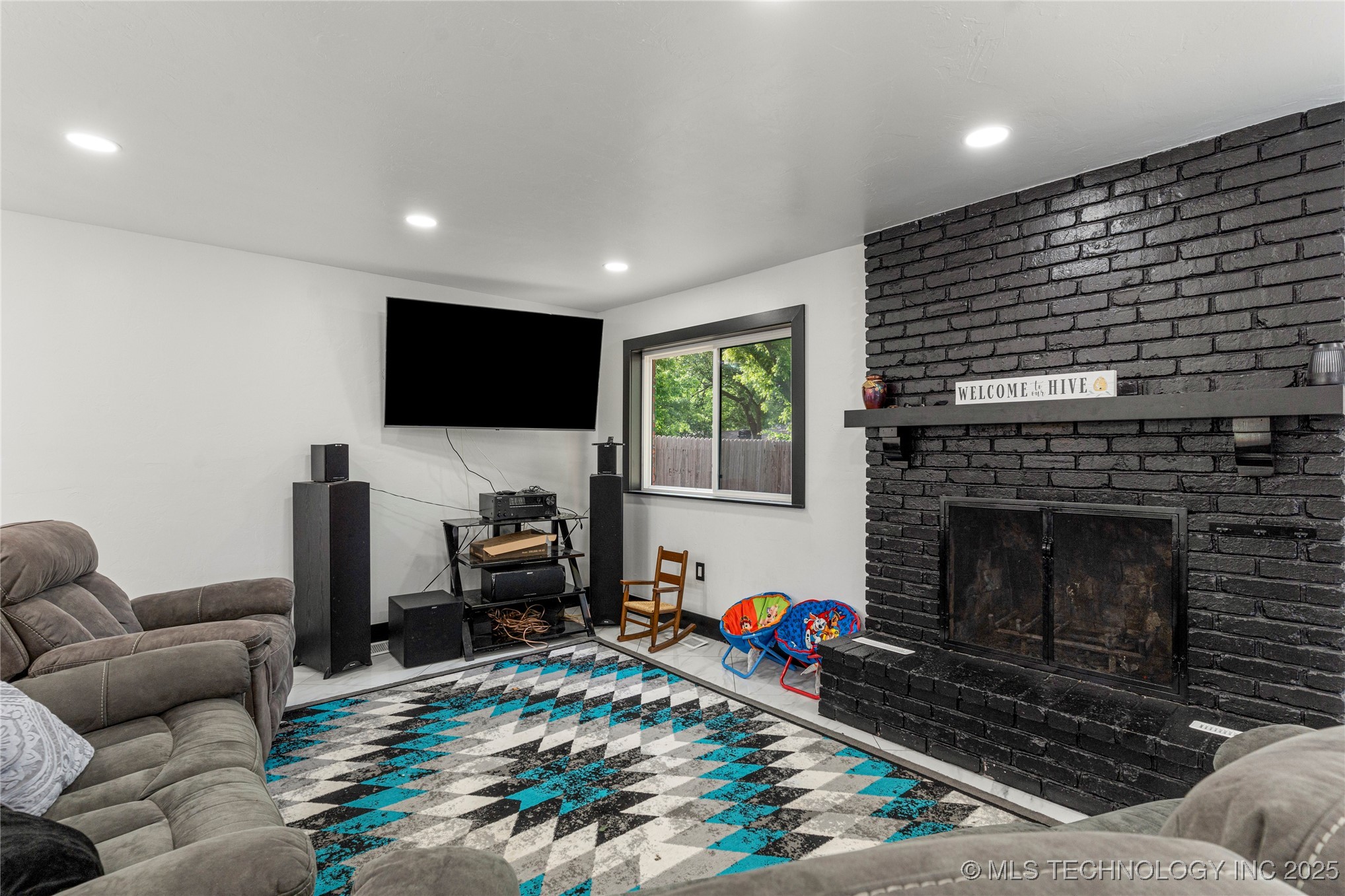 2122 E 52nd Street
