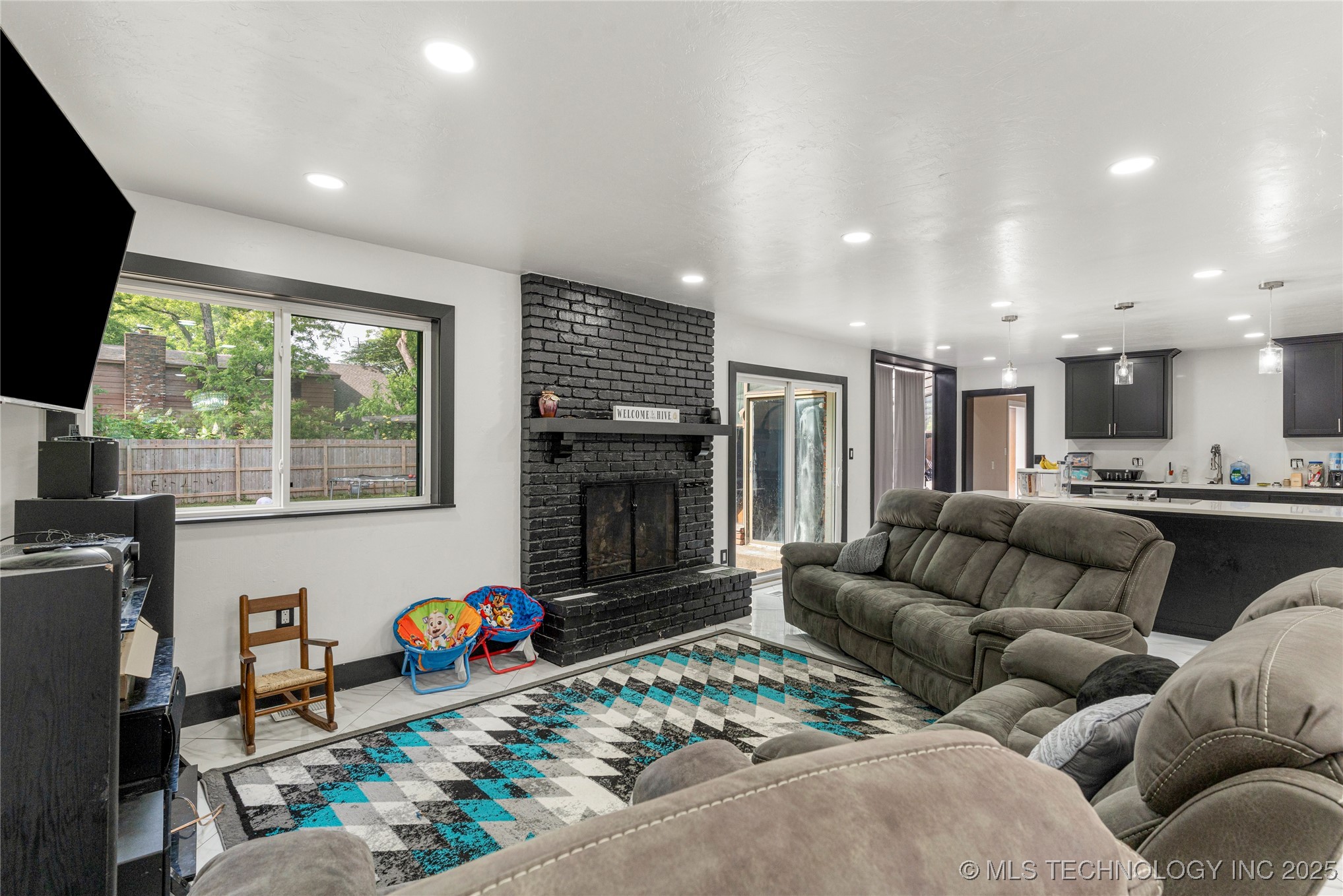 2122 E 52nd Street