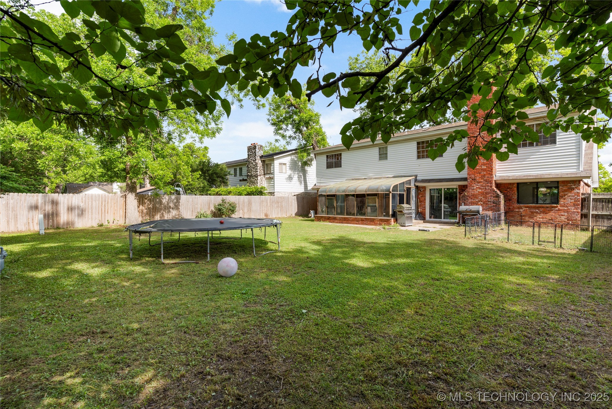 2122 E 52nd Street