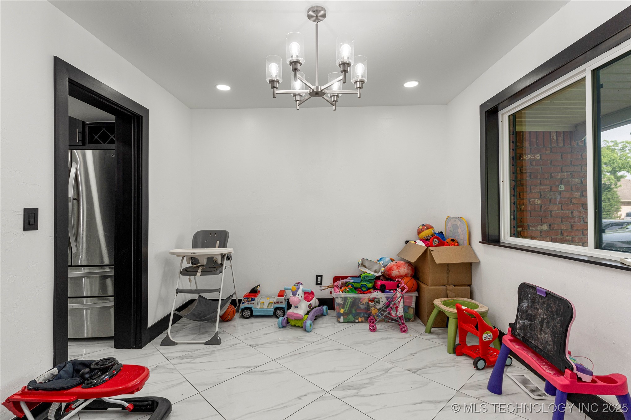 2122 E 52nd Street