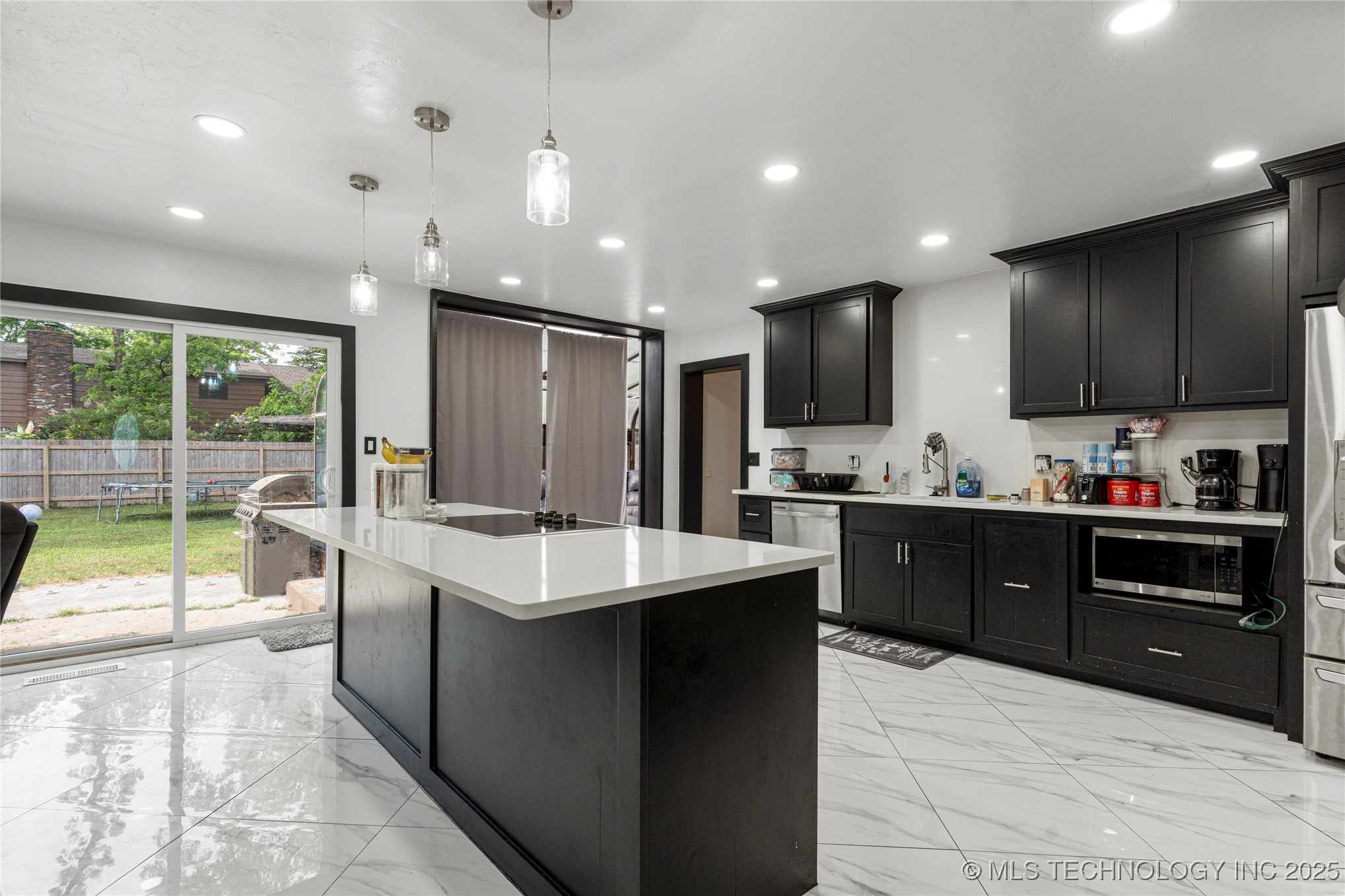 2122 E 52nd Street