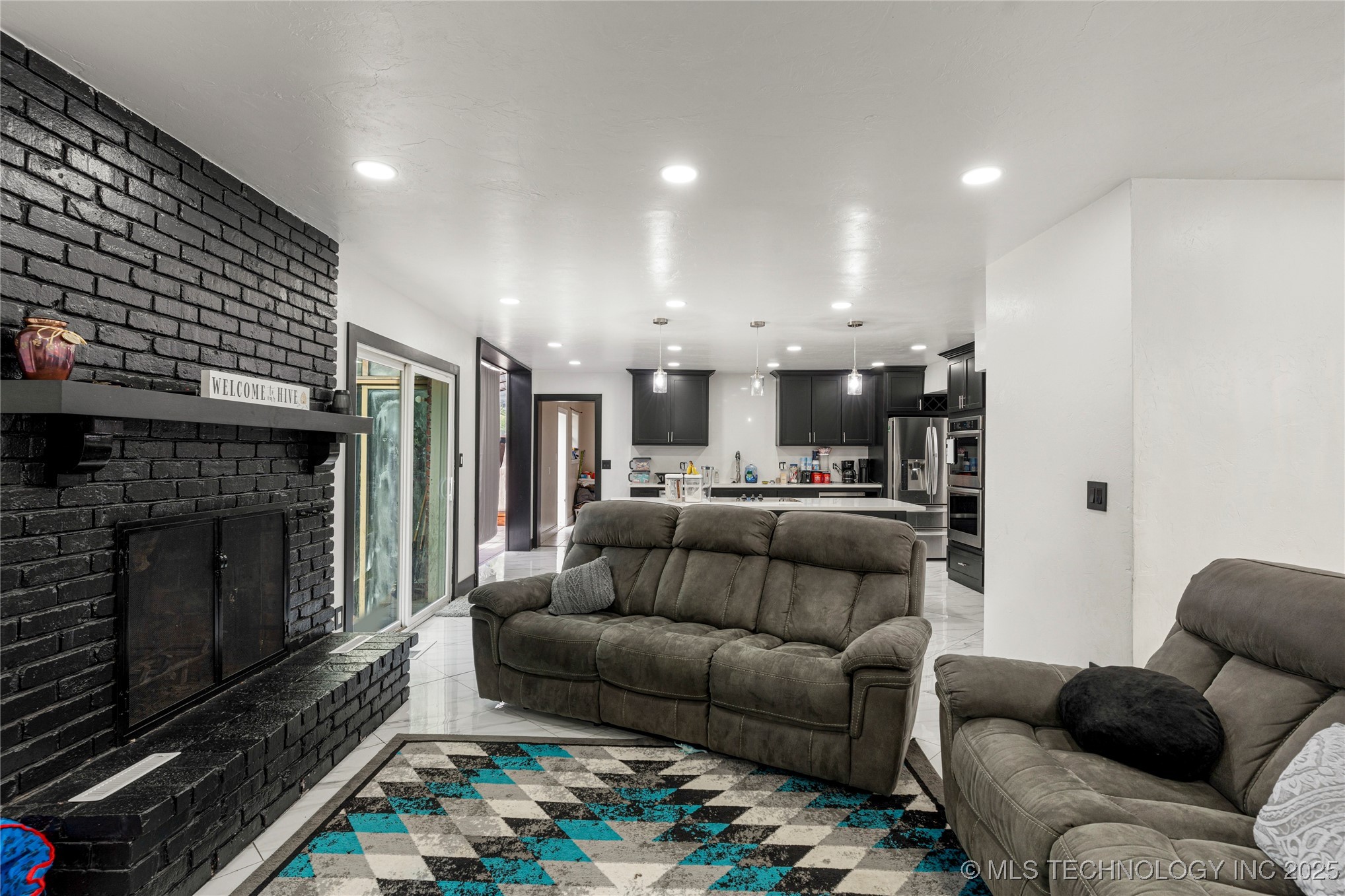 2122 E 52nd Street