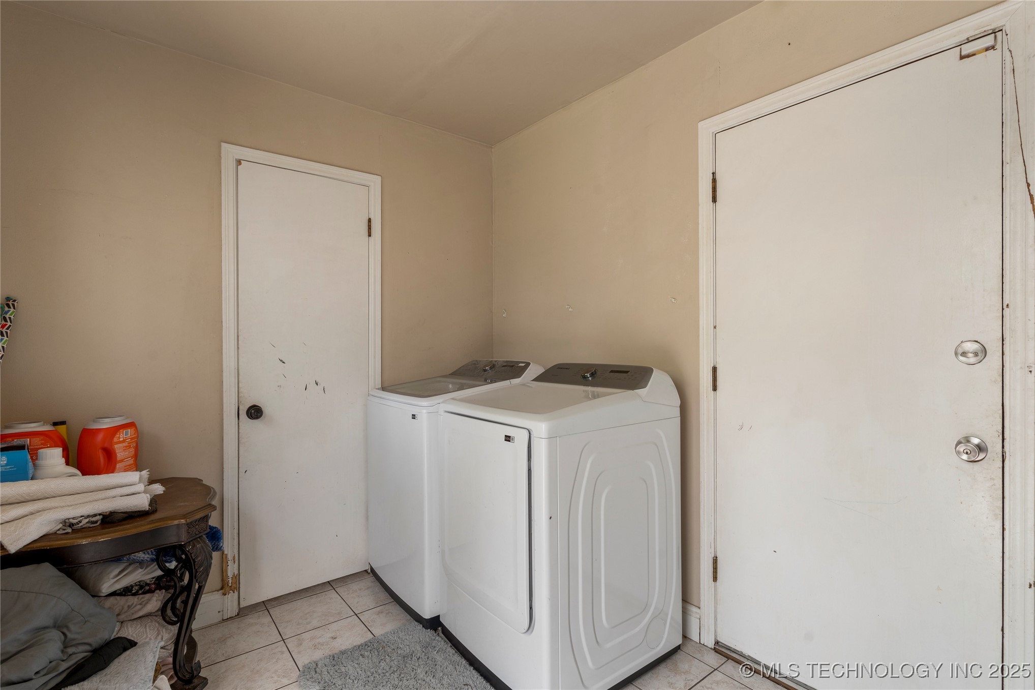 2122 E 52nd Street