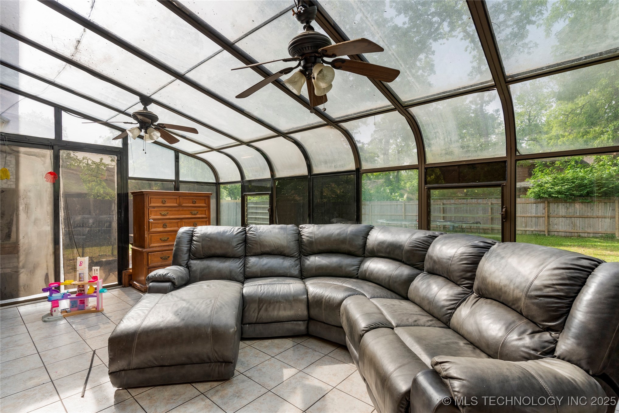 2122 E 52nd Street
