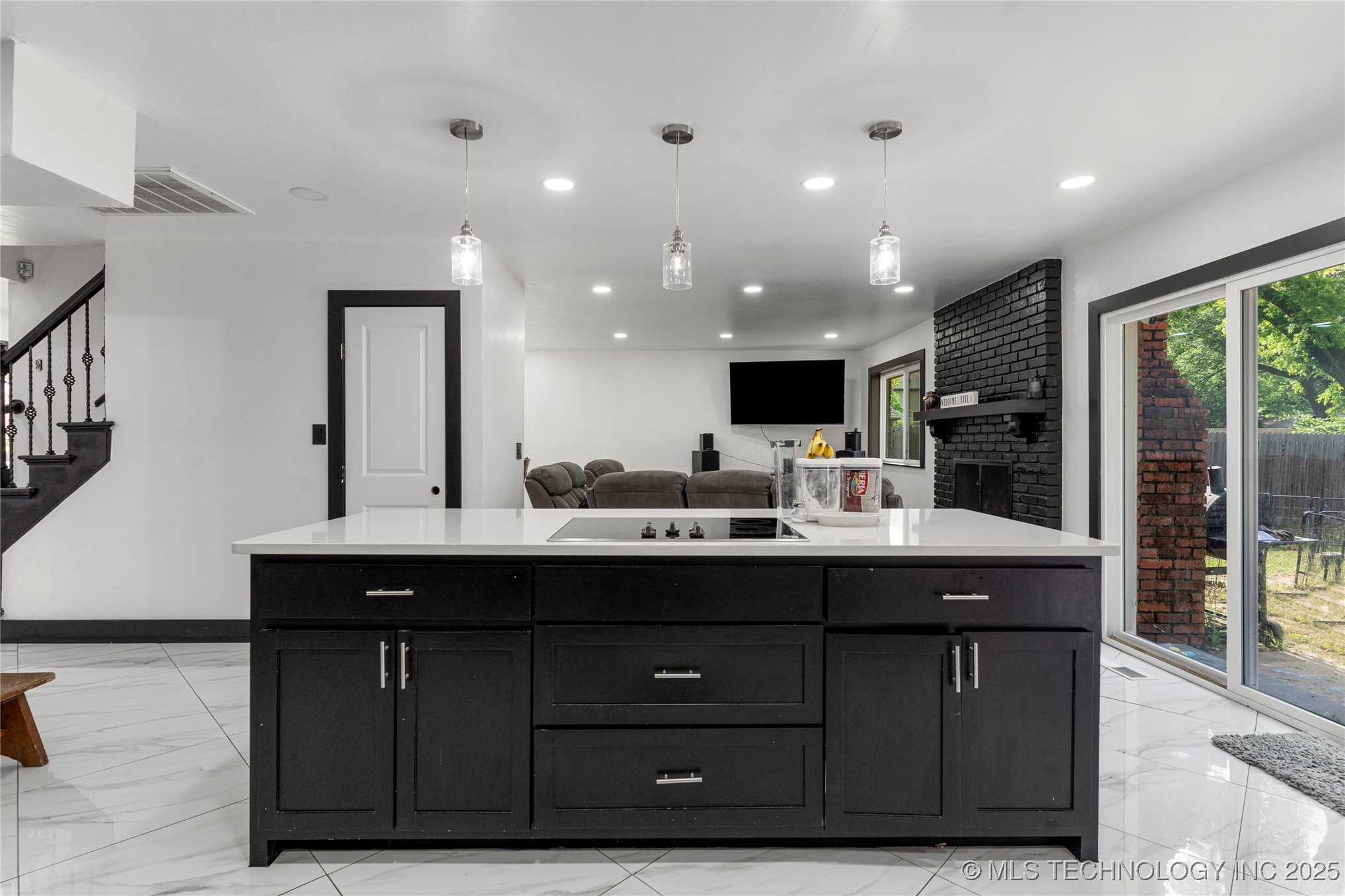 2122 E 52nd Street