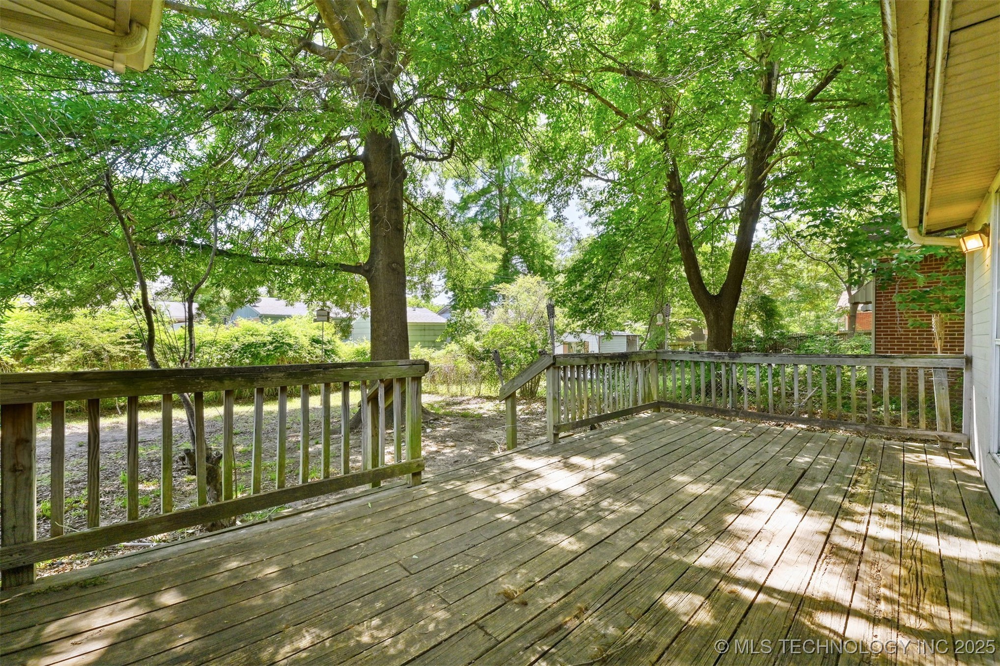 1534 E 54th Place