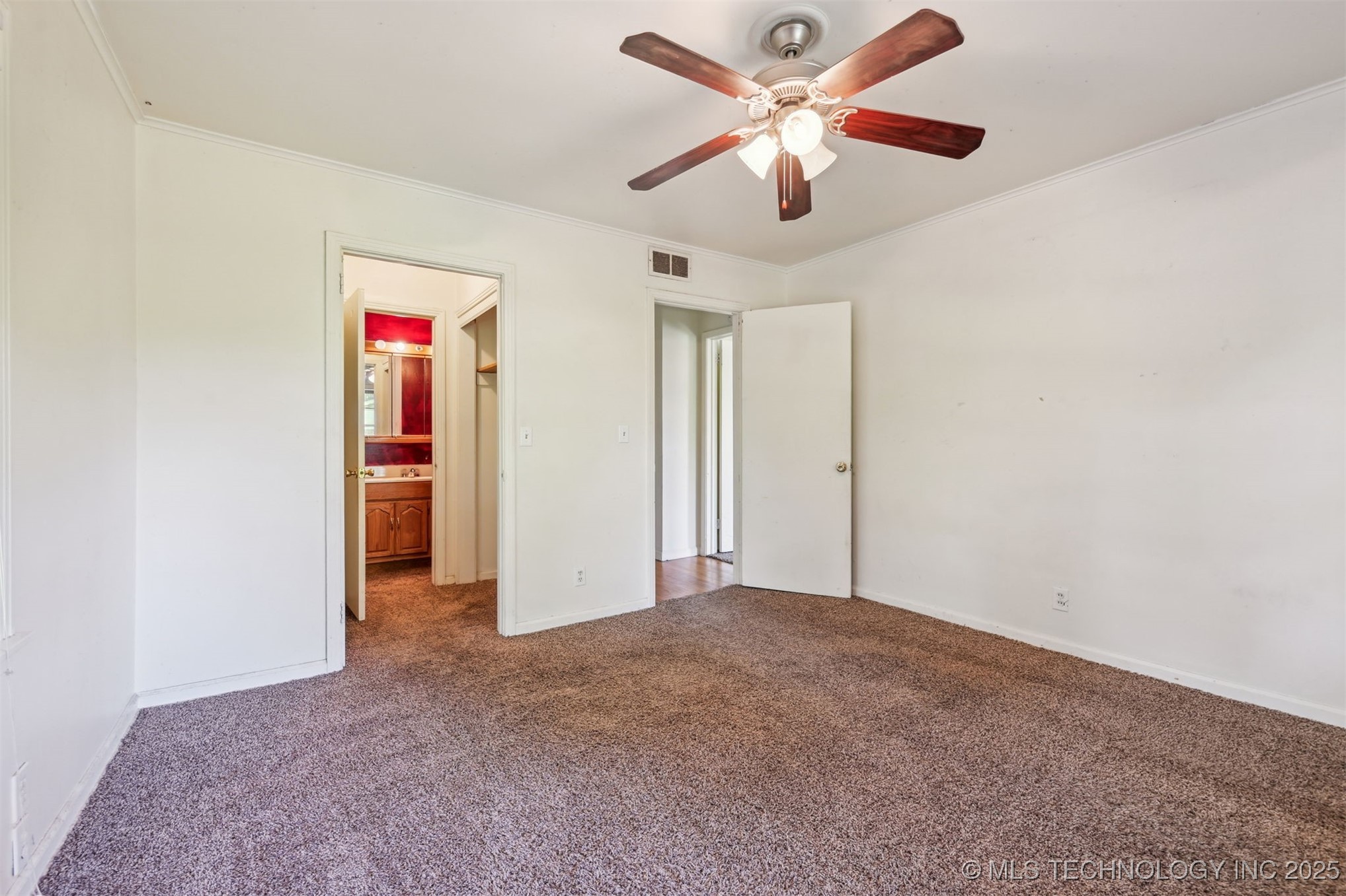 1534 E 54th Place