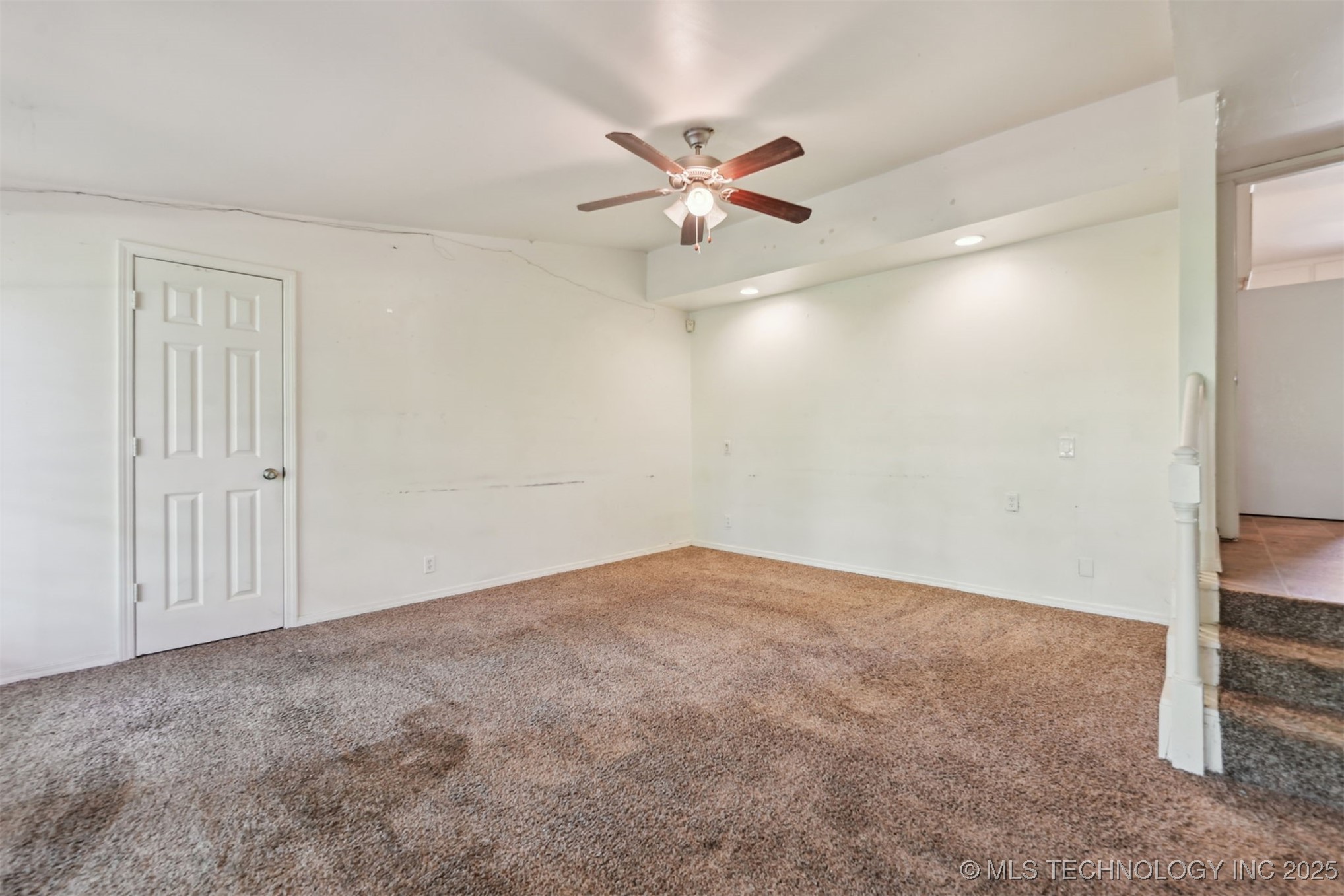 1534 E 54th Place