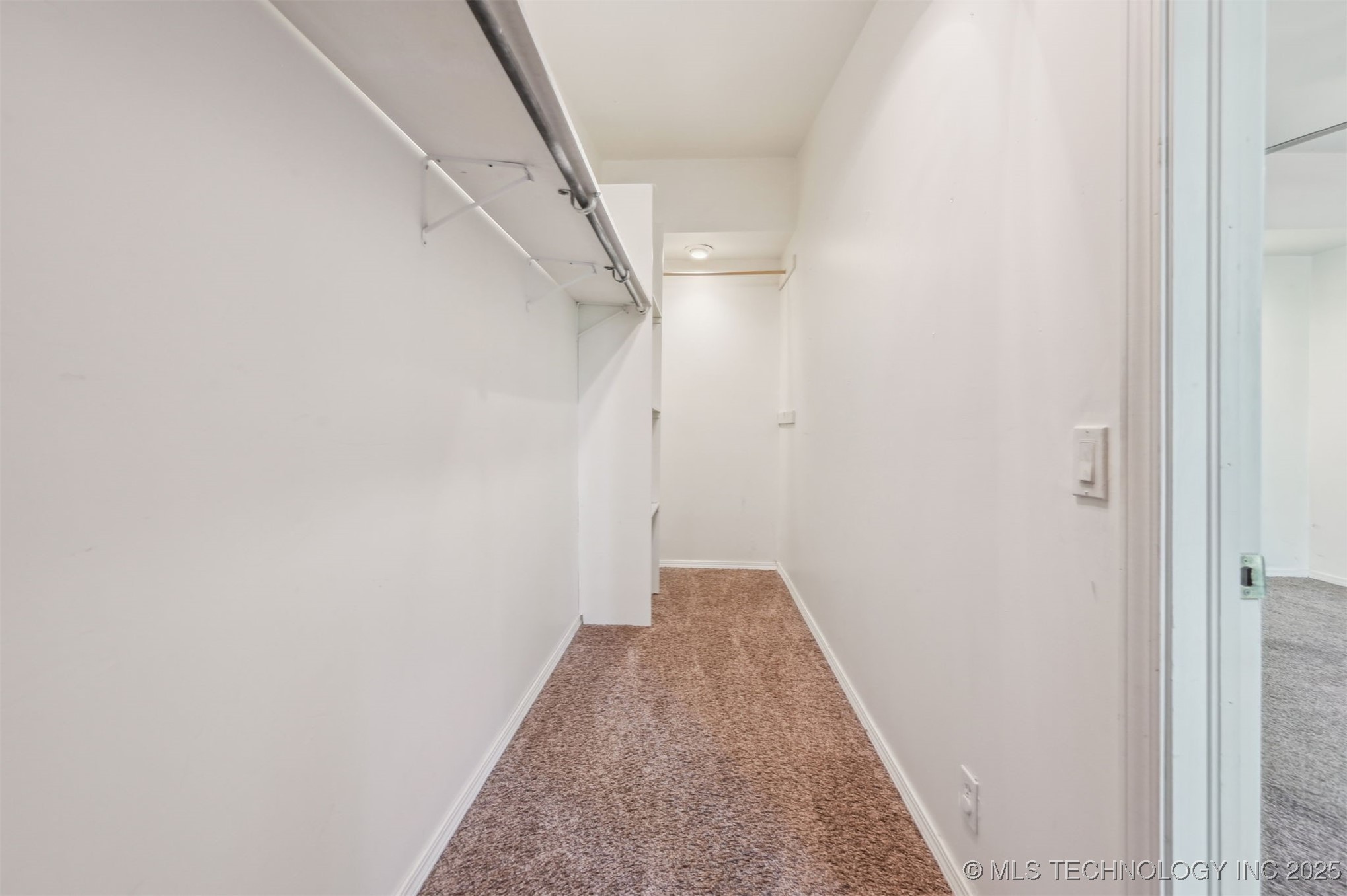 1534 E 54th Place