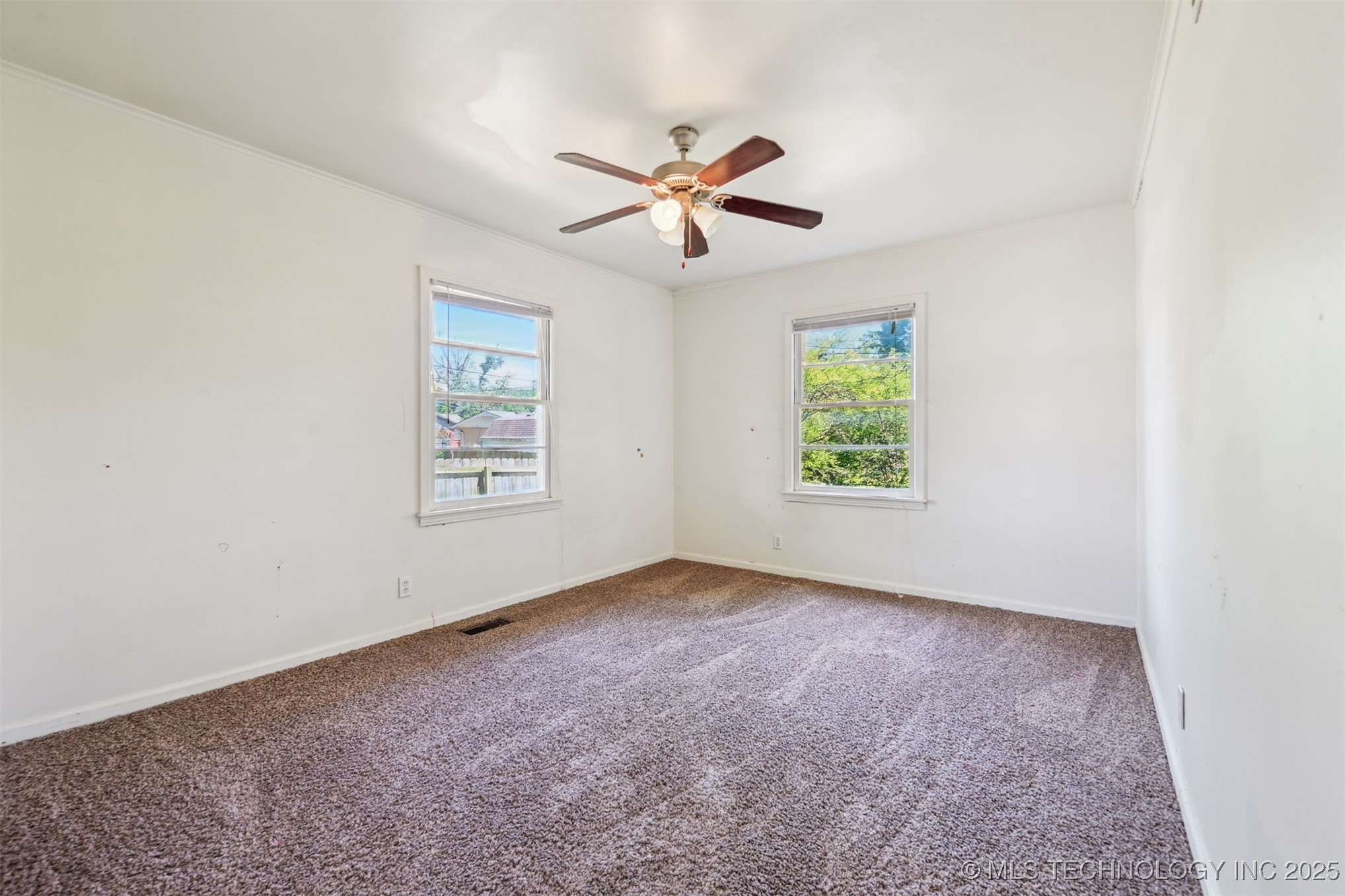 1534 E 54th Place