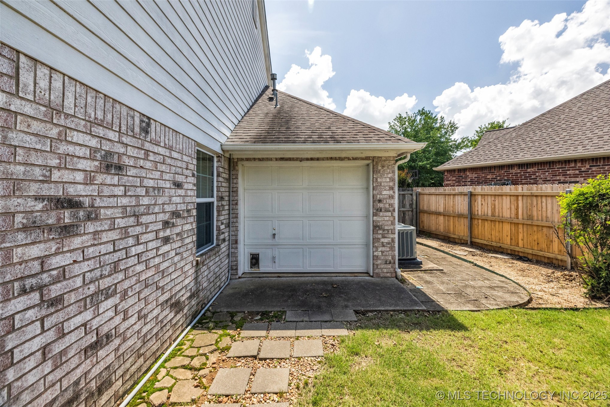 19722 E 50th Court S