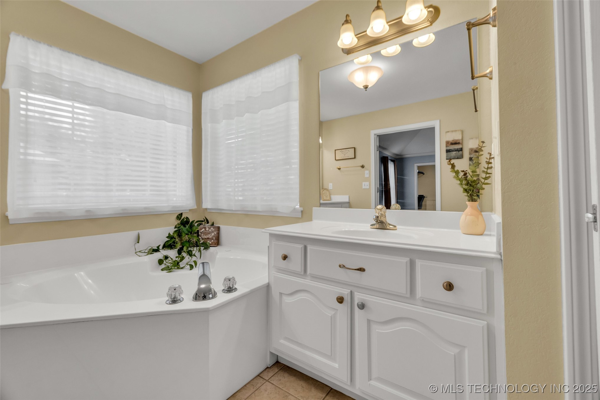 19722 E 50th Court S