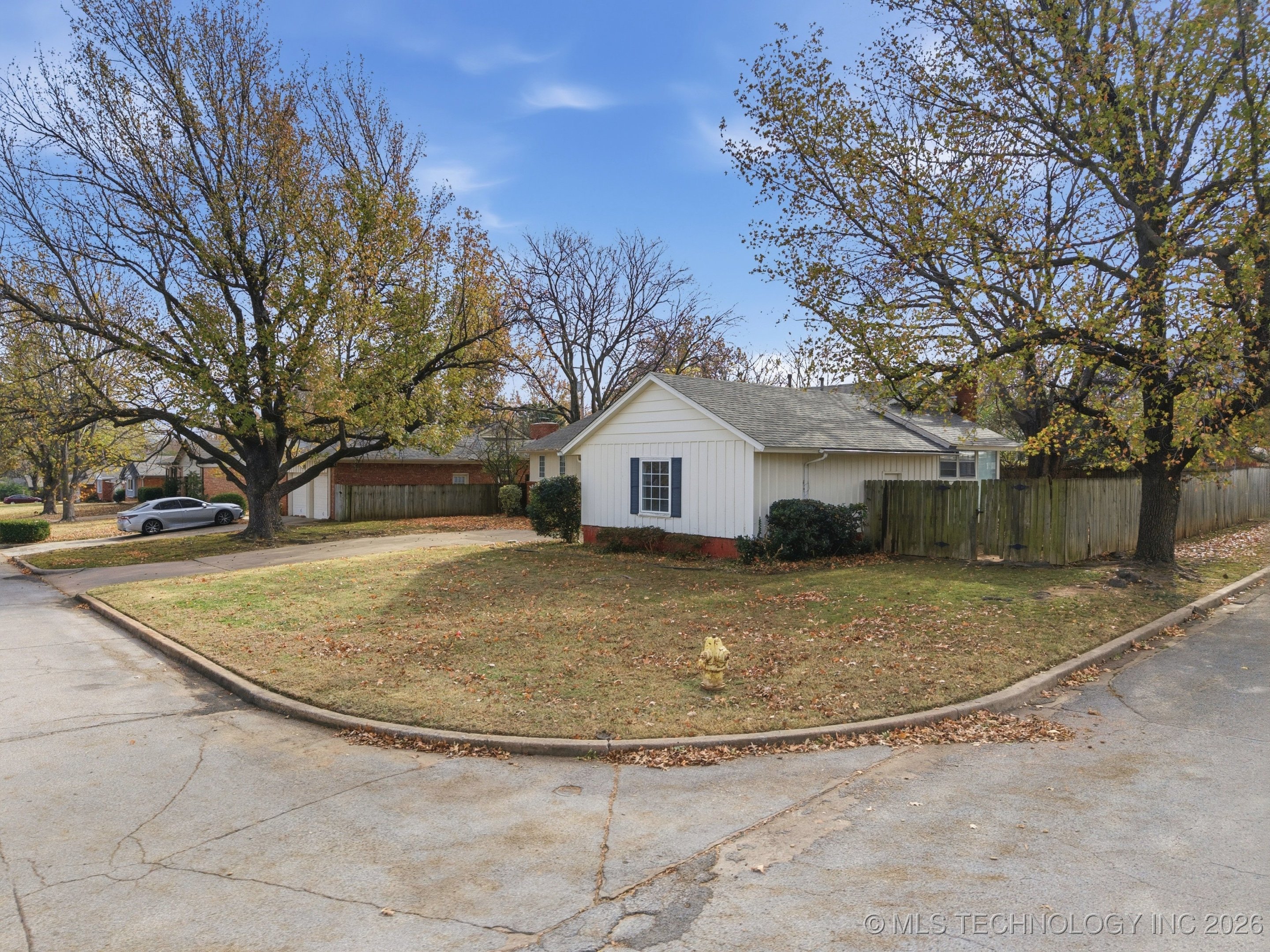 4606 E 57th Place