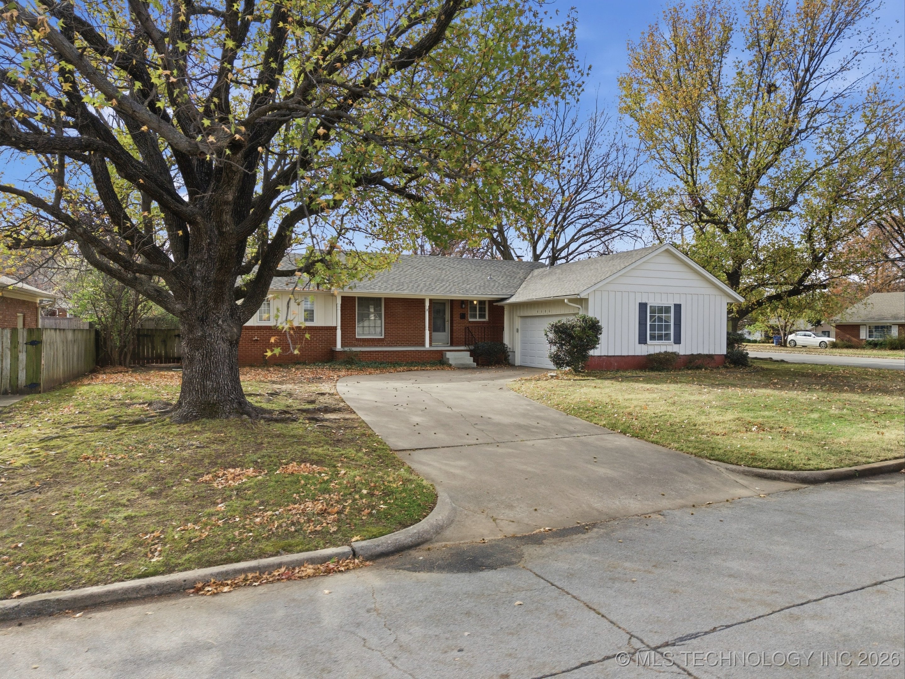 4606 E 57th Place