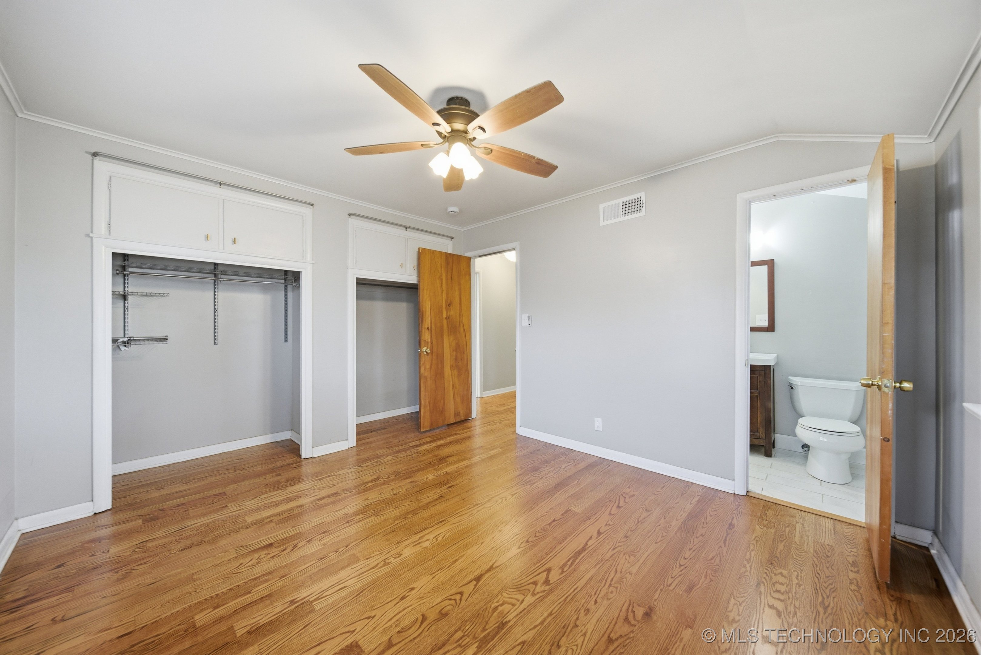 4606 E 57th Place