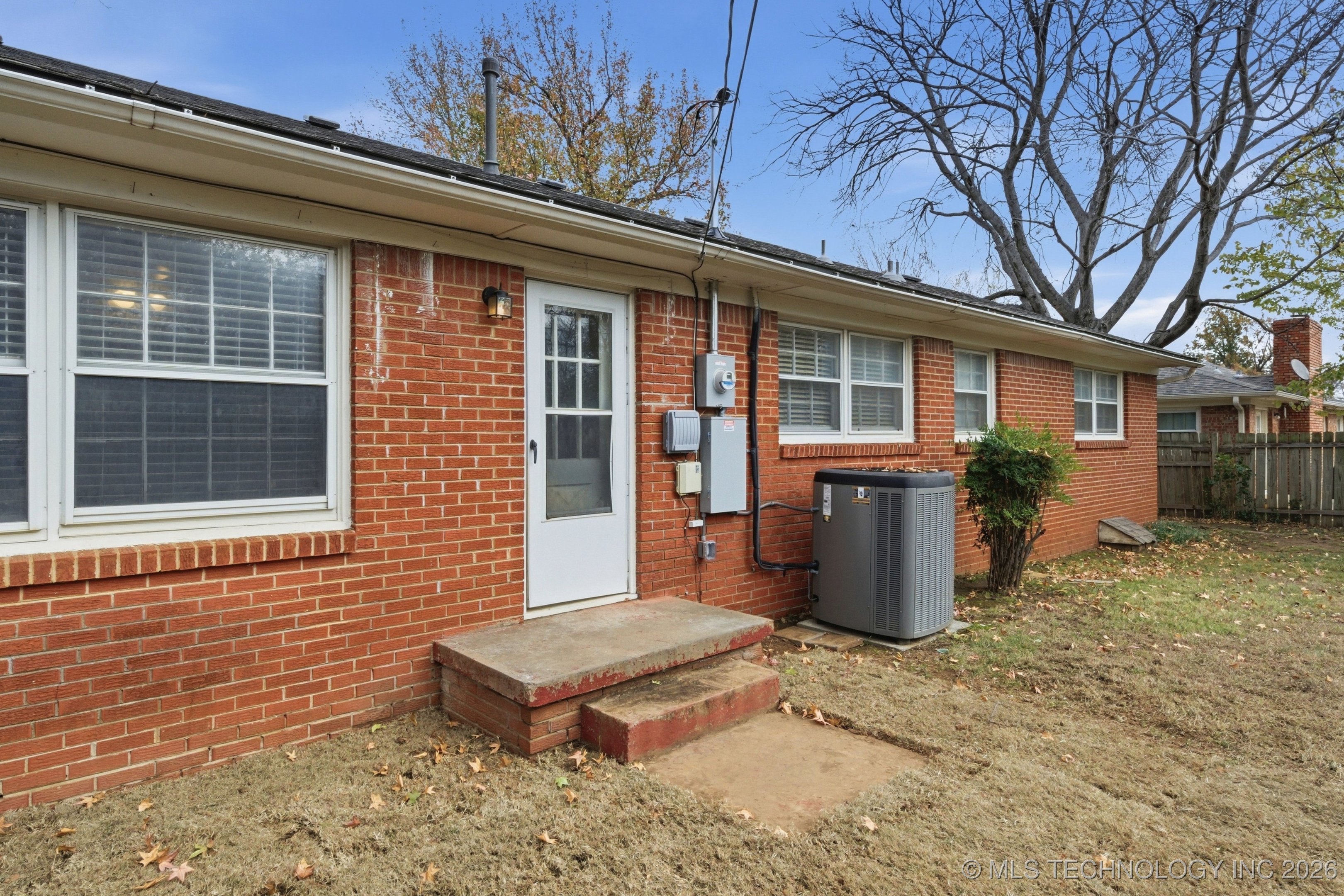 4606 E 57th Place