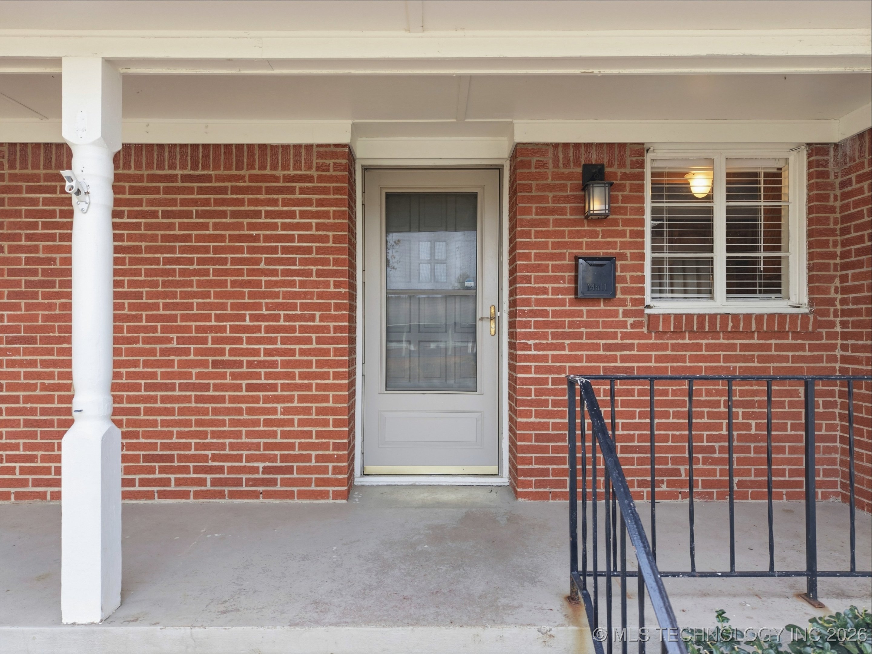 4606 E 57th Place