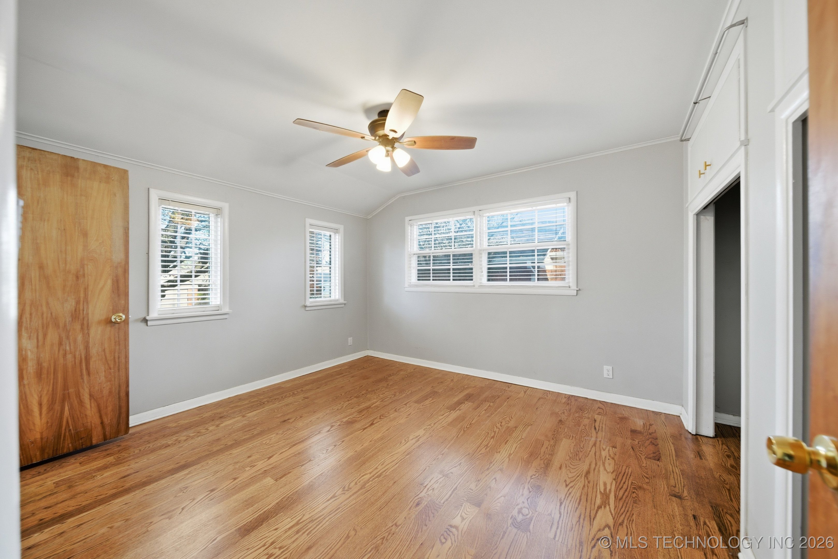 4606 E 57th Place