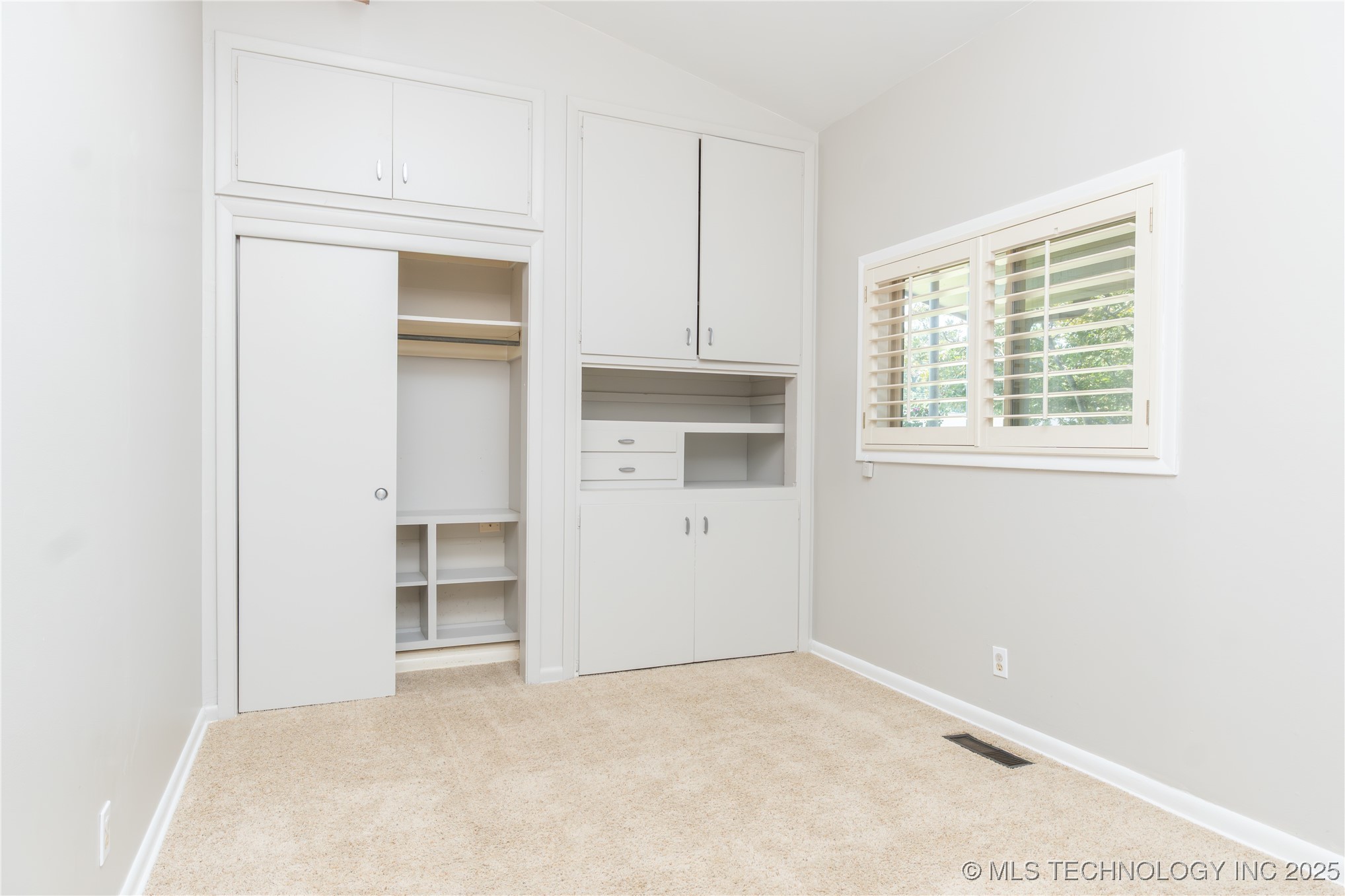 5419 S New Haven Avenue