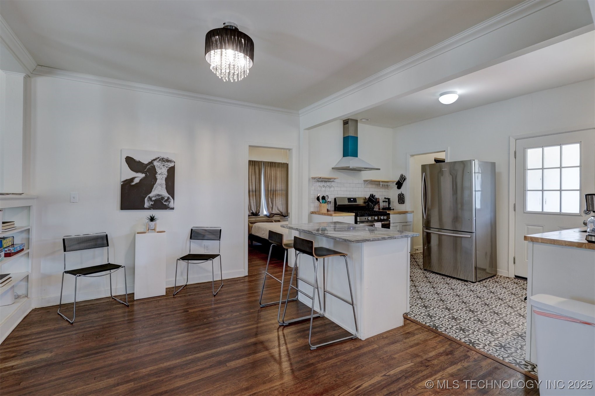 2015 W Easton Street