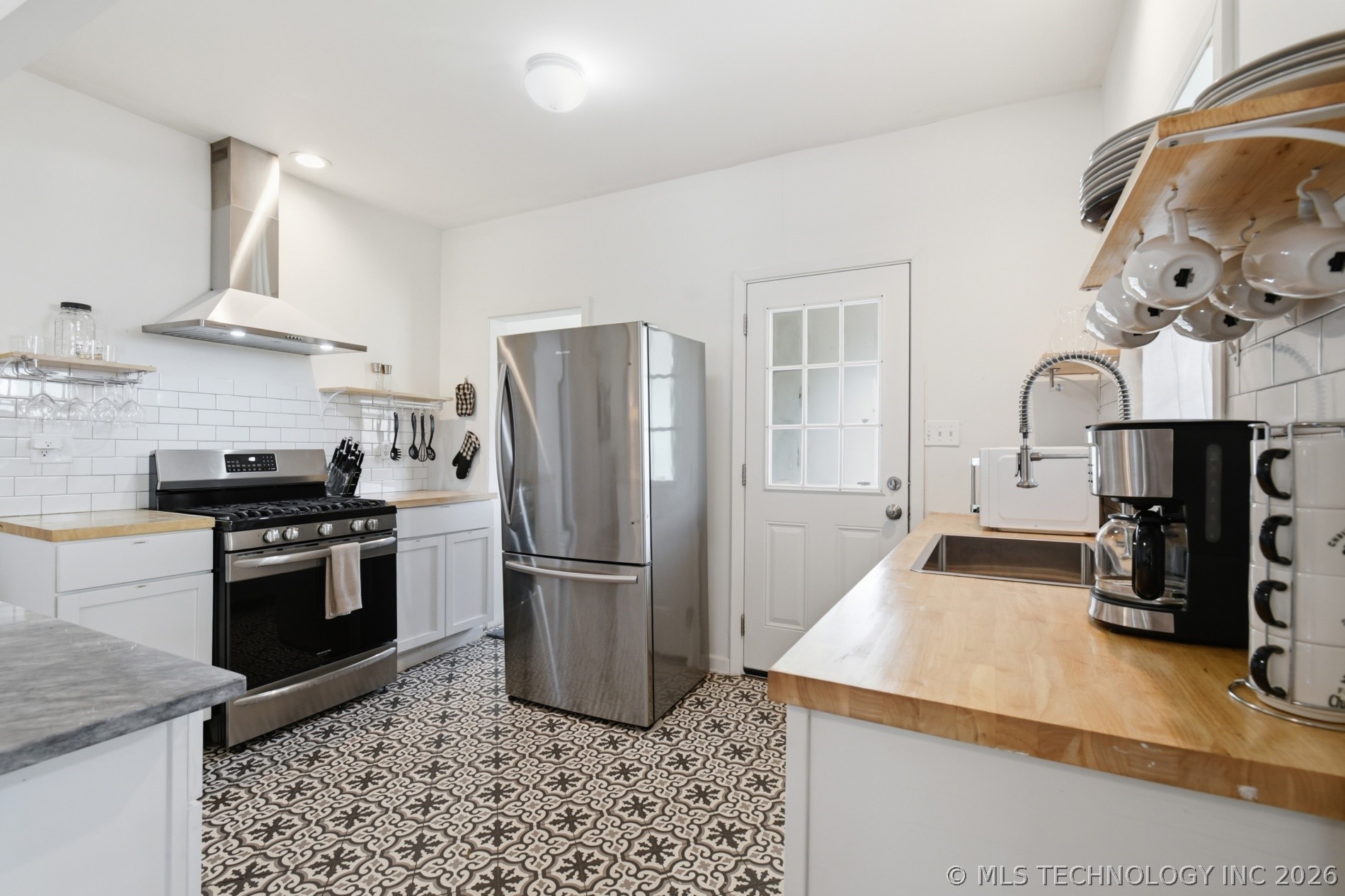 2015 W Easton Street