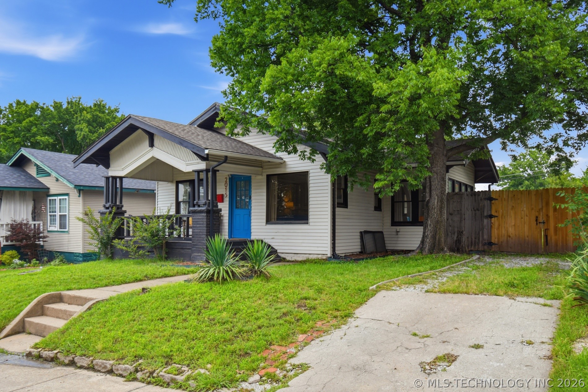 2015 W Easton Street